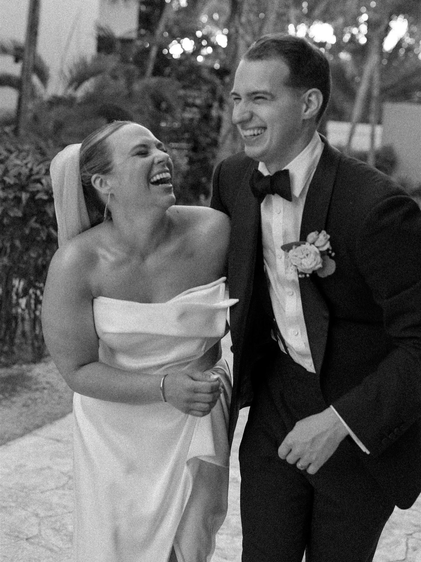 Congratulations Lindsie &amp; Allen!!
.
.
Photo: @fotokarlien 
Video: @ensoverafilms 
Planner: @shaillyweddings 
Glam: @saratamargo.makeupandhair 
.
.
.
Keywords: Destination Wedding. Wedding photographer. Film wedding photographer. Mexican destinati