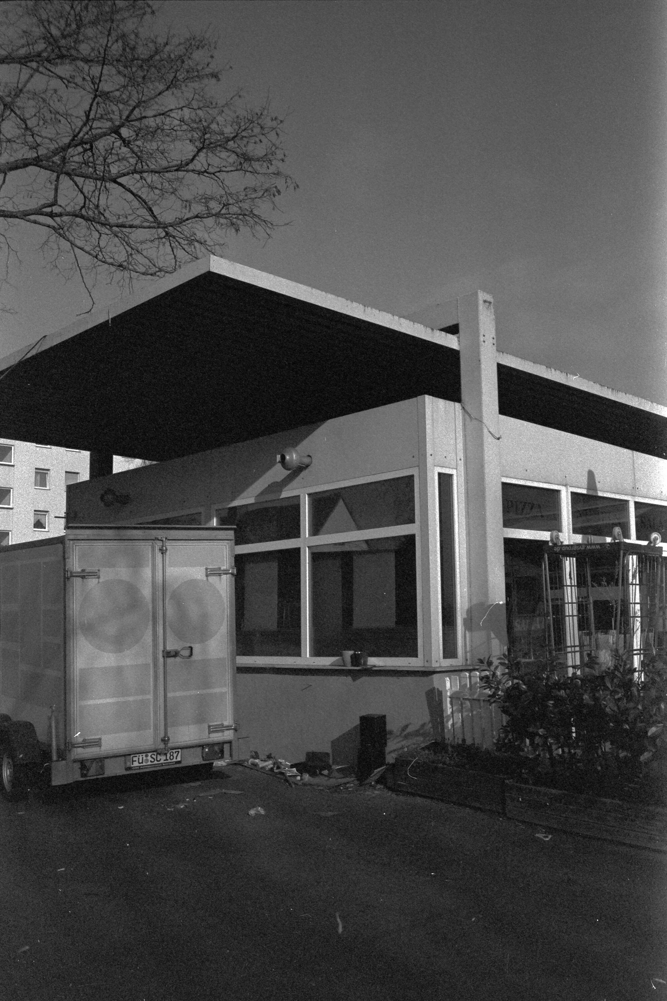 135-21-024_ILFORD HP5+ 400_025.jpg