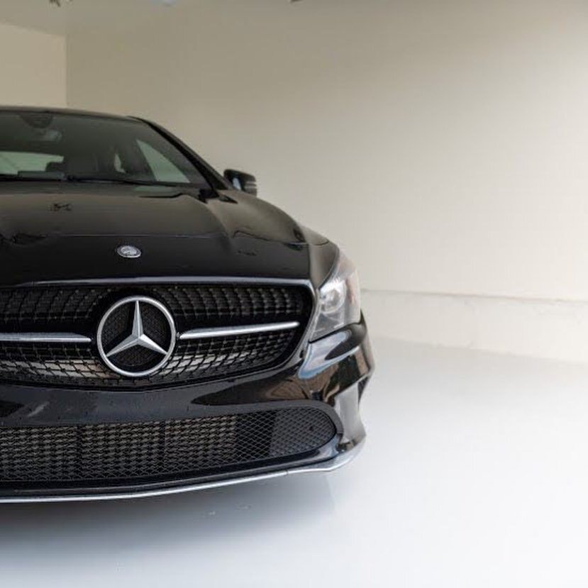 Finished up a vehicle detailing/showroom for a private vehicle sales company. Decent spalling/repair before we could get to the tri-coat &ldquo;Hangar white&rdquo; finish! 

Thanks @jackcarterimages for taking the photos! 

#epoxy #epoxyfloor #epoxyr