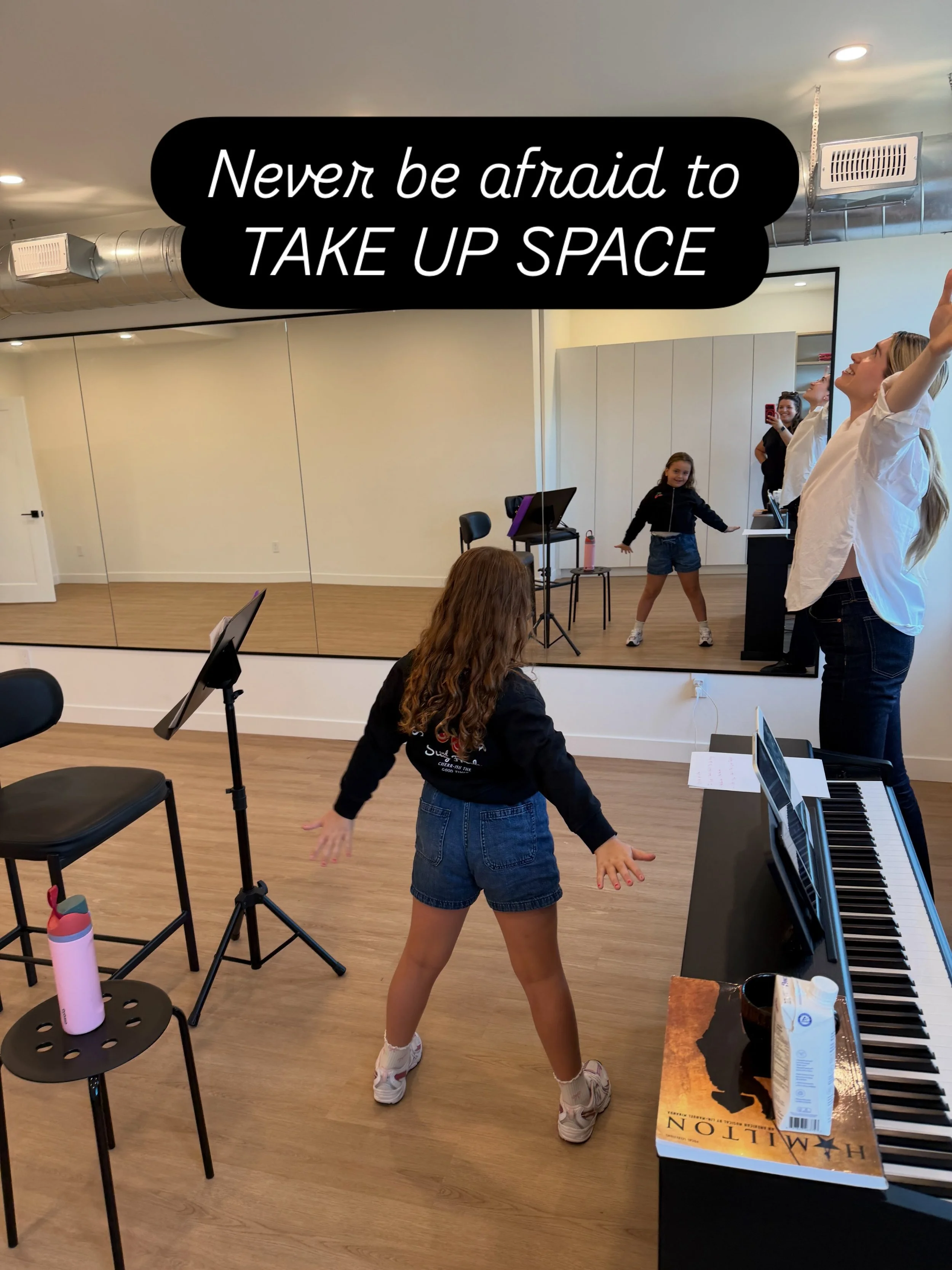 It&rsquo;s audition season&hellip; and that means we need to make big, bold choices! Never be afraid to take up space and OWN that room 🎶🎤

#toronto #singinglessons #vocalcoach