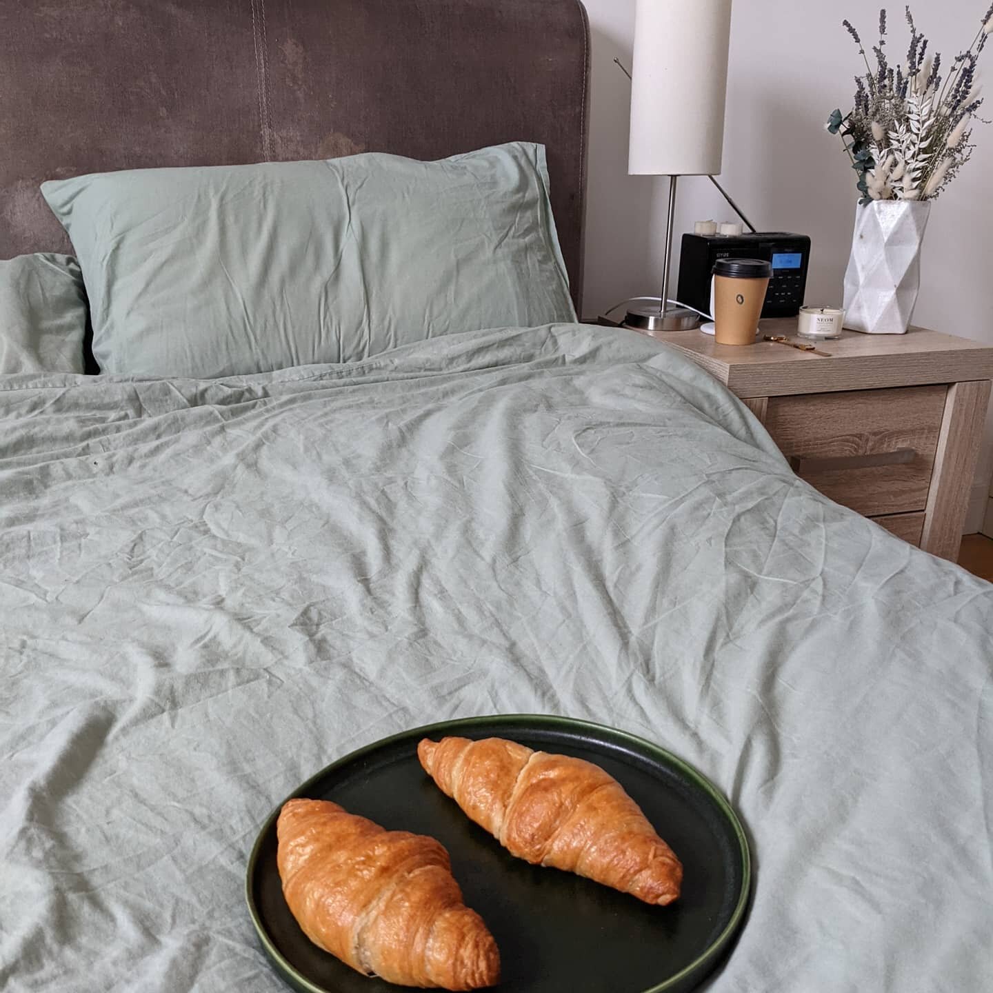 My ideal bank holiday Monday motivation! 🧘🏼&zwj;♀️☕🥐

Rest and nourish yourself &hearts;️
.
.
.
 #mondaymotivation #monday #motivationalquotes #motivation #letsgo #letsdothis #andhopelifecoaching #vegan #croissant #bedday #restday #nourishment #no