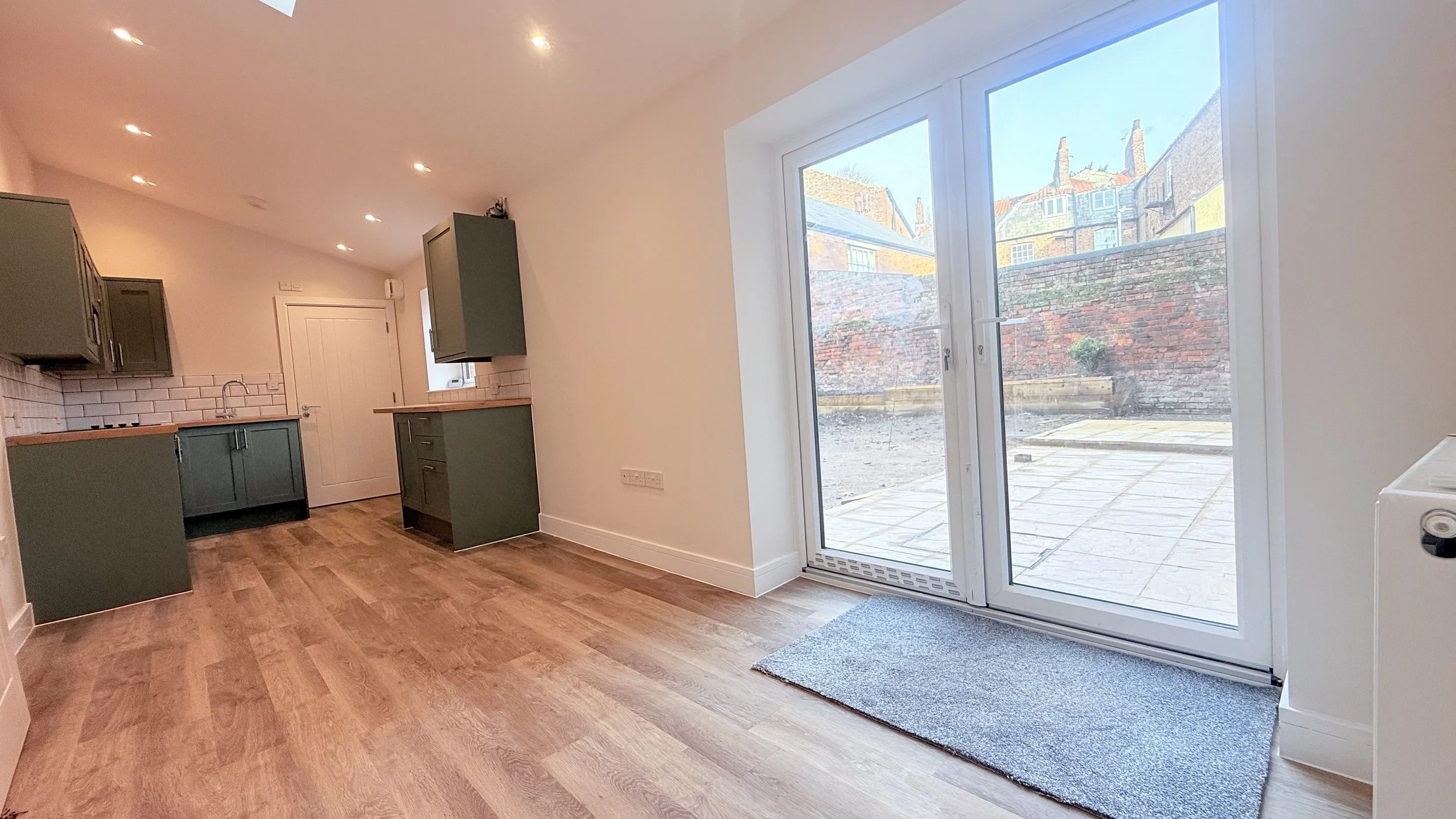 LOUNGE/DINER/KITCHEN