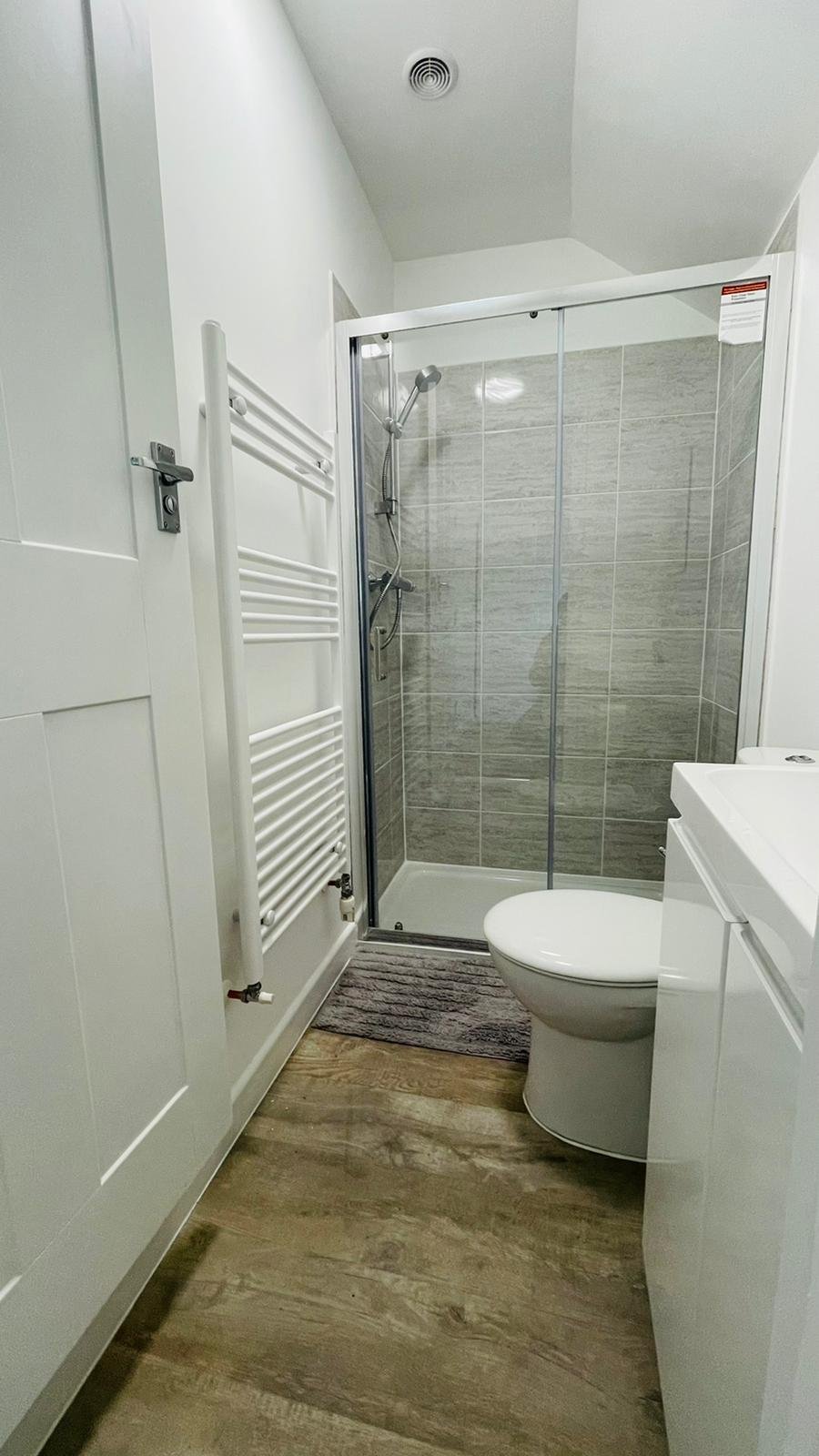 BEDROOM 3 ENSUITE