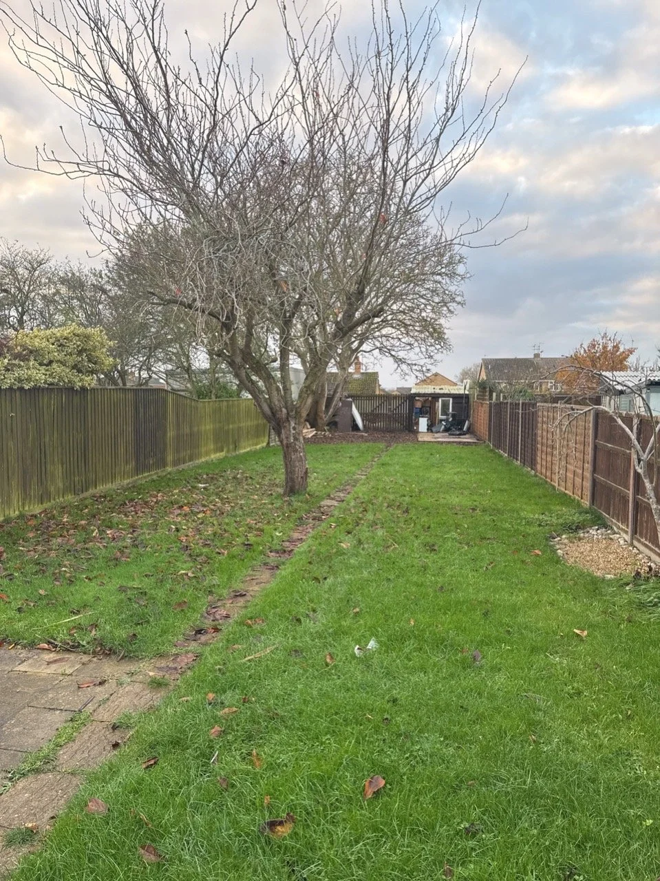 120ft REAR GARDEN (With Single Garage)