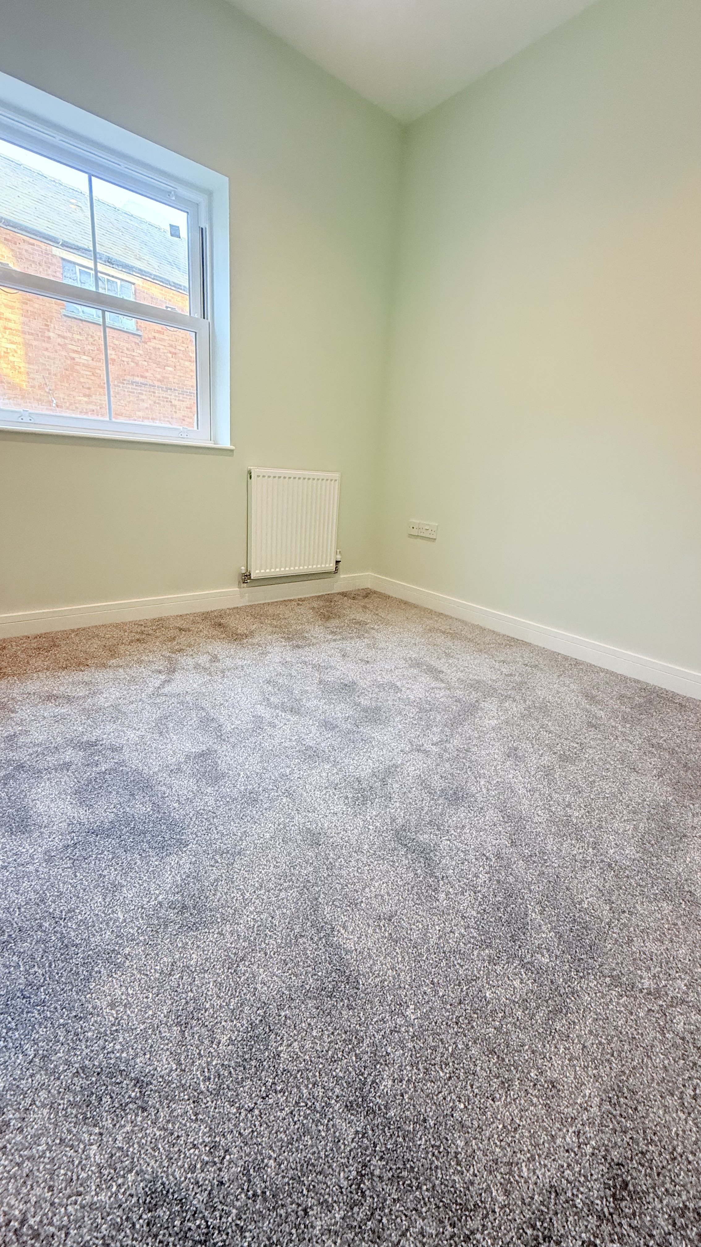 BEDROOM 2 - SMALL DOUBLE