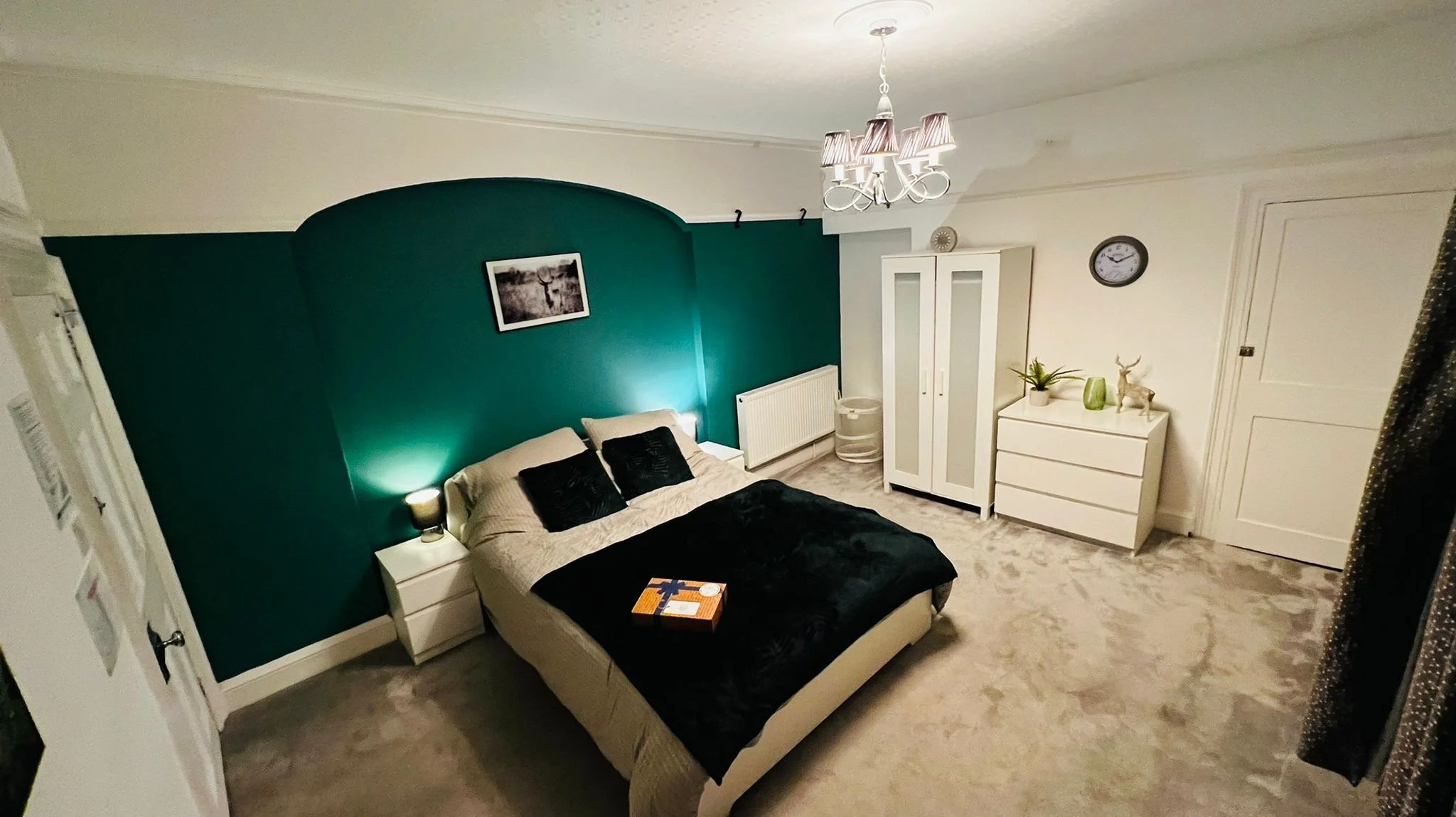 ROOM 2 - G/F KING SIZE ROOM, SUITABLE FOR COUPLES