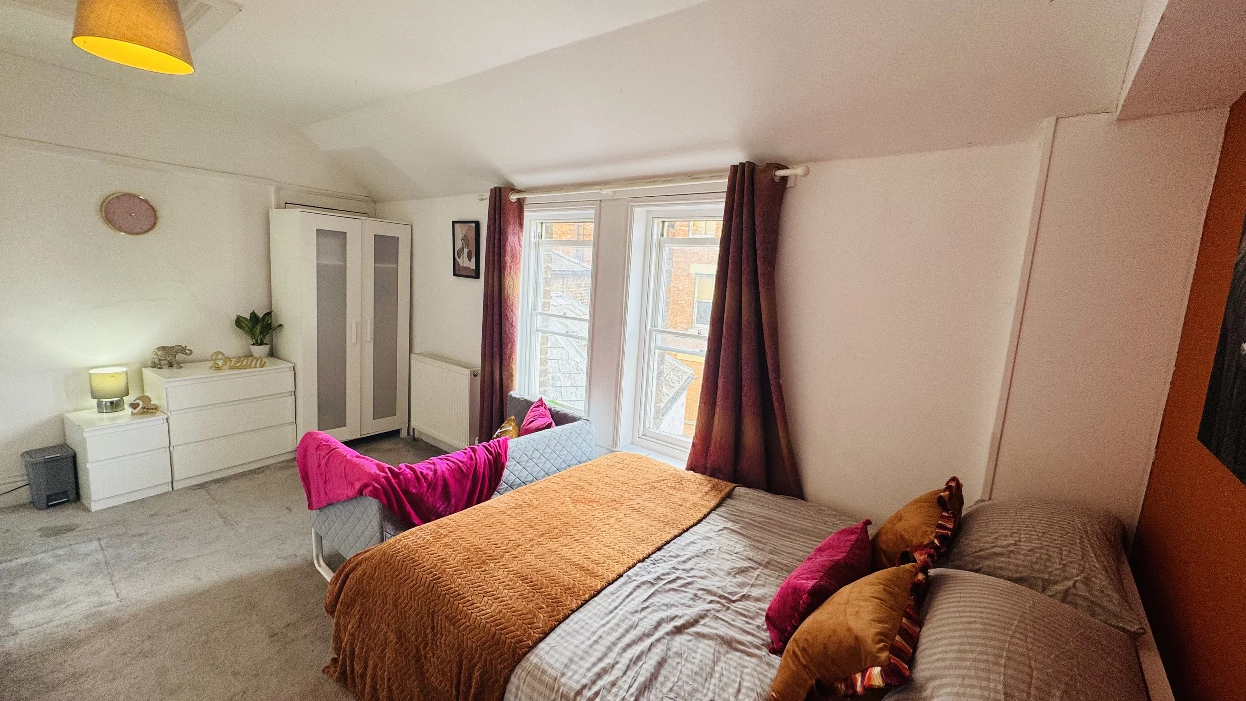 ROOM 5 - 2nd FLOOR DOUBLE ROOM, SUITABLE FOR COUPLES