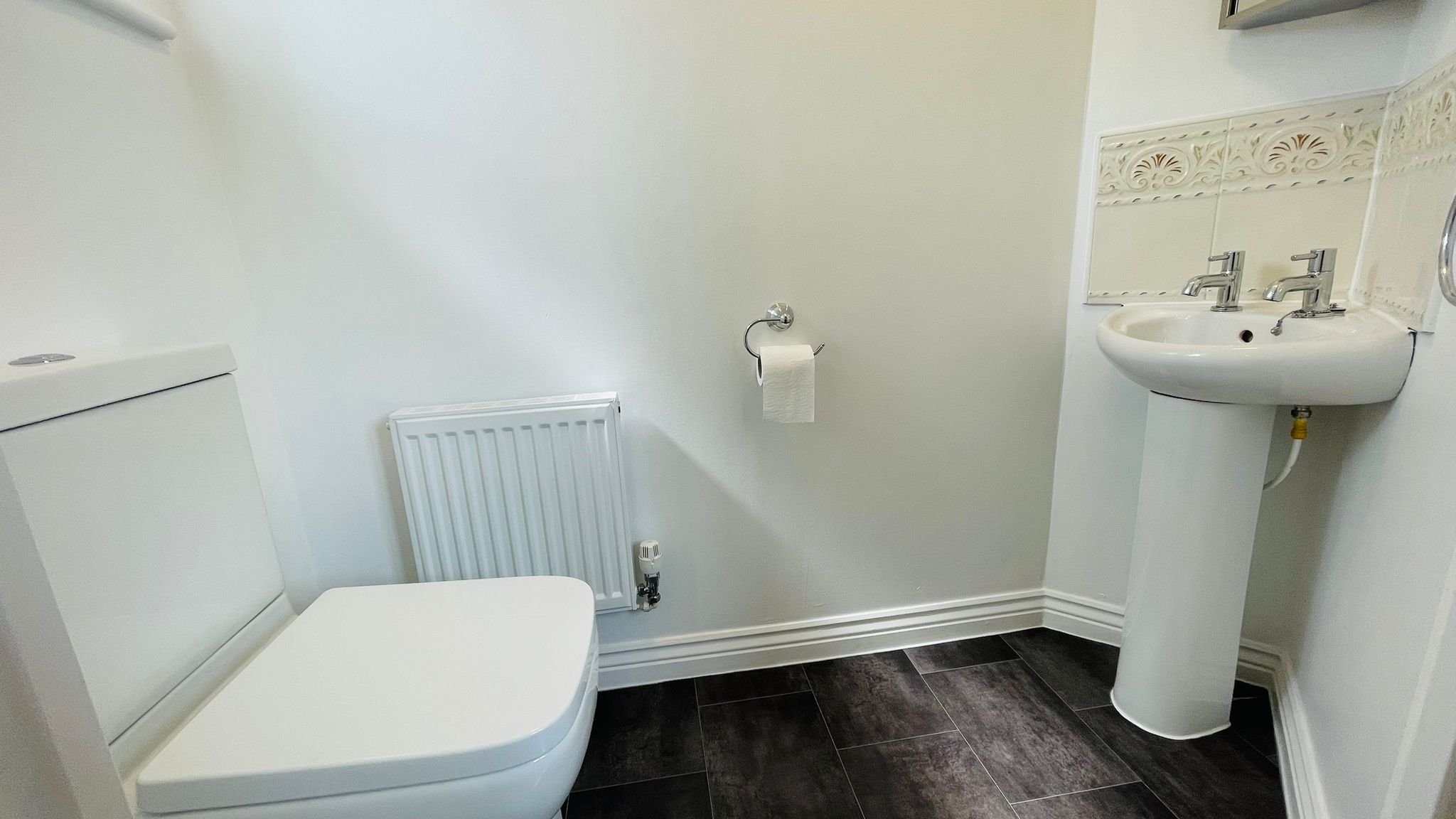 GROUND FLOOR CLOAKROOM