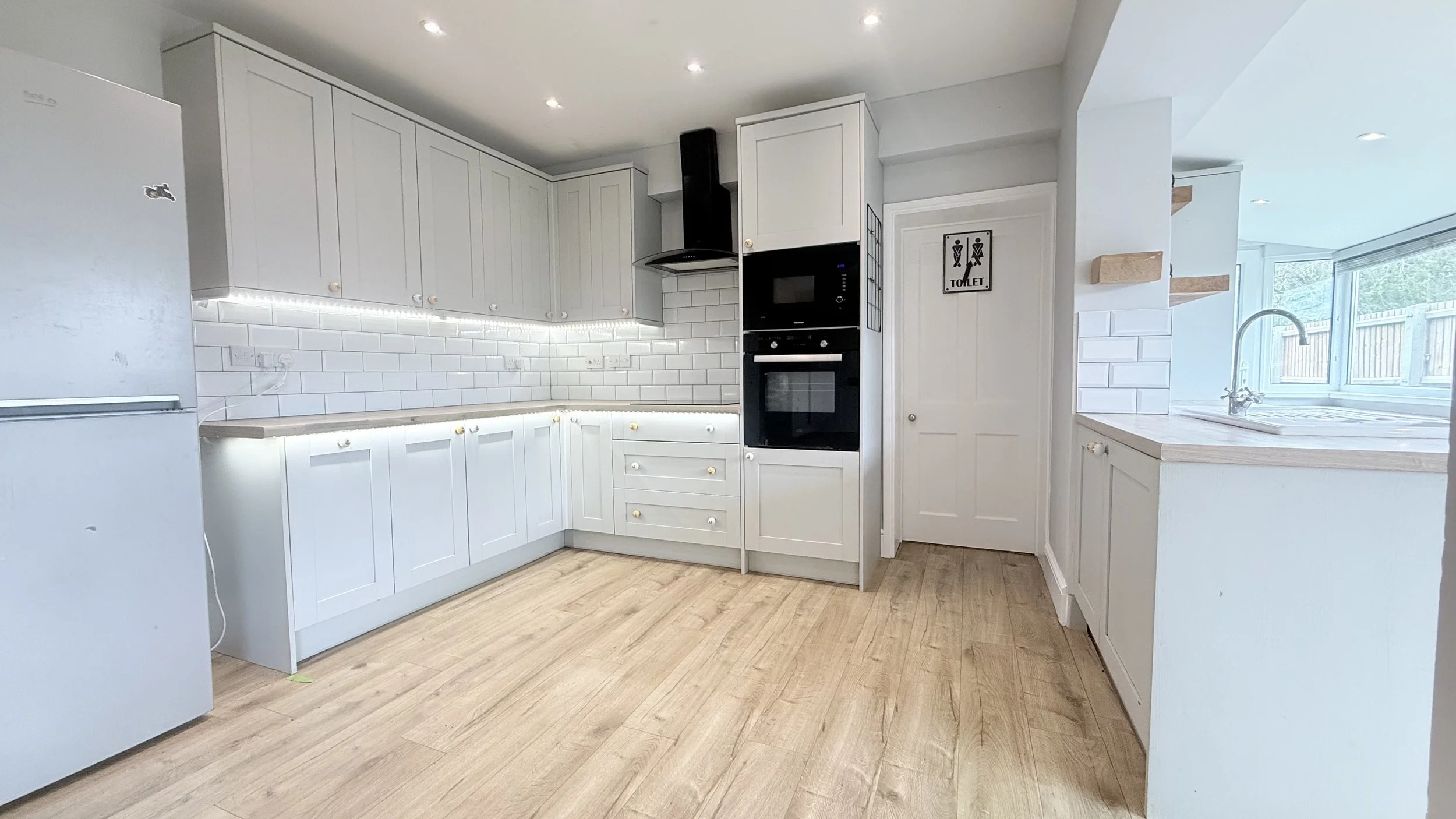 KITCHEN/BREAKFAST ROOM