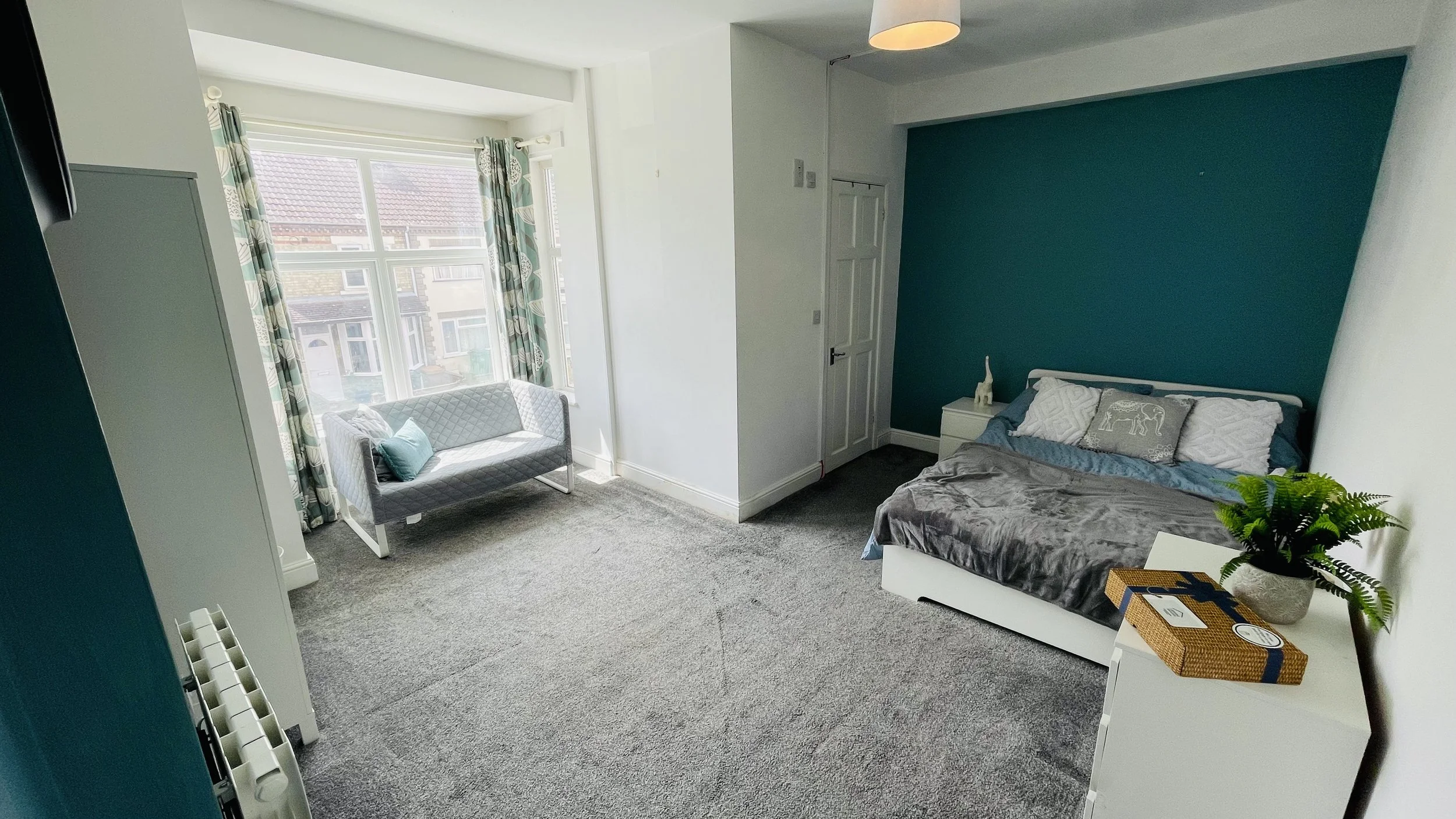 ROOM 2 - FIRST FLOOR DOUBLE ENSUITE - Single Occupancy Only Due to HMO Licence 
