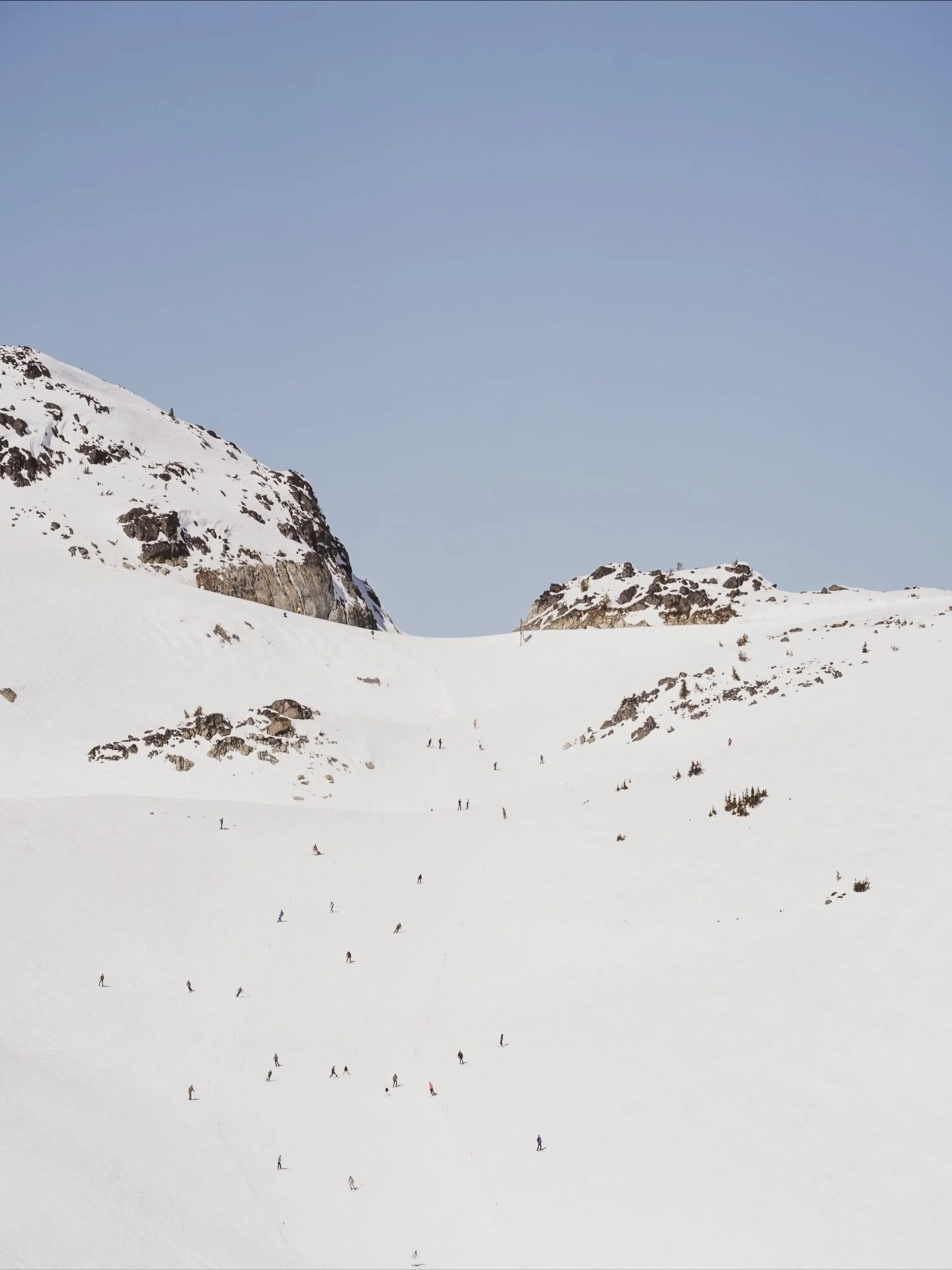 The countdown begins to another season @whistlerblackcomb 

We cannot wait to get back into the mountains and reconnect with all the lovely humans that make Whistler such a special place to live. Might even take a few photos between pow laps! See you