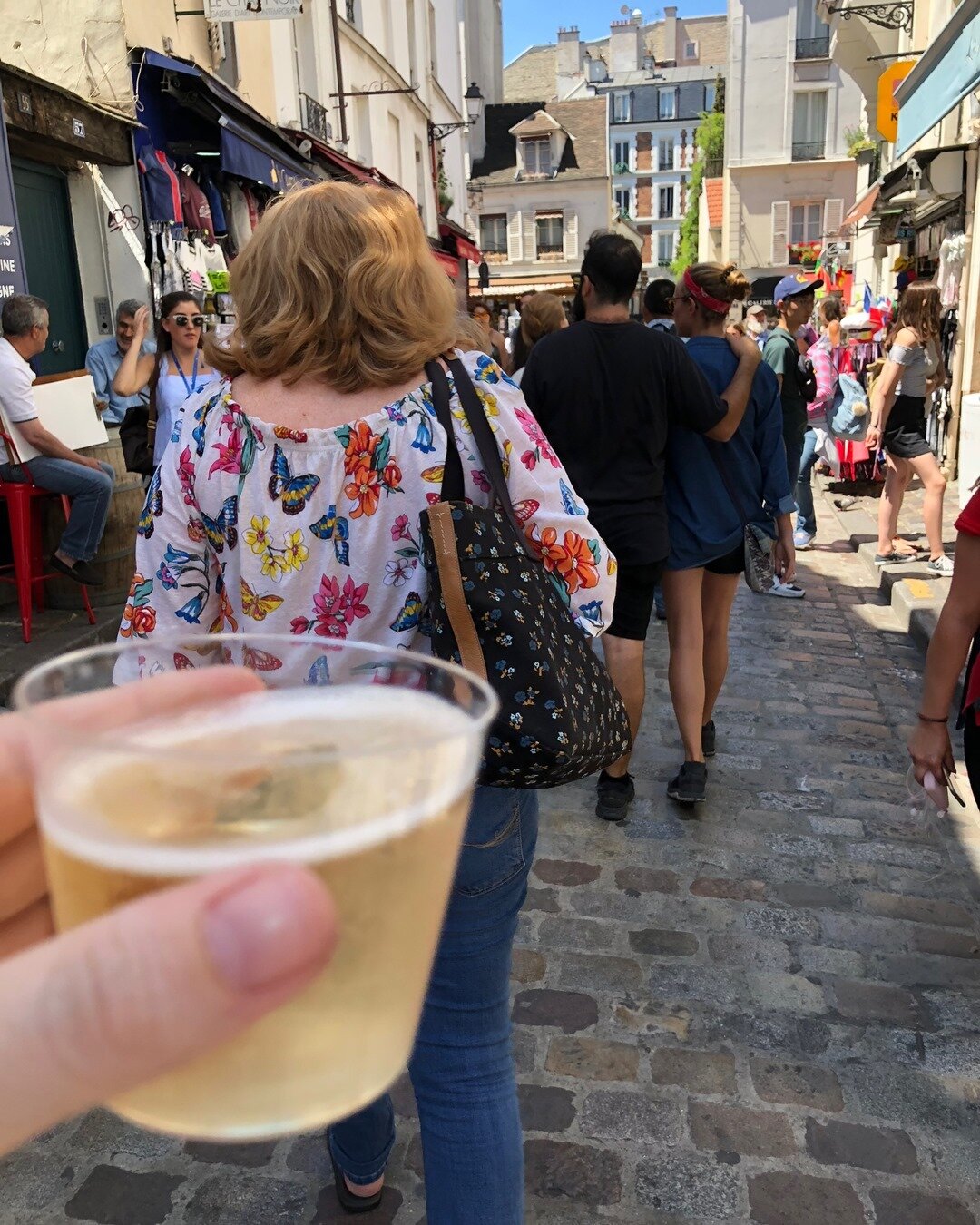 Mom wanted to shop in Montmartre but I just wanted some champagne! 🍾😂 ⠀⠀⠀⠀⠀⠀⠀⠀⠀
Best of both worlds!