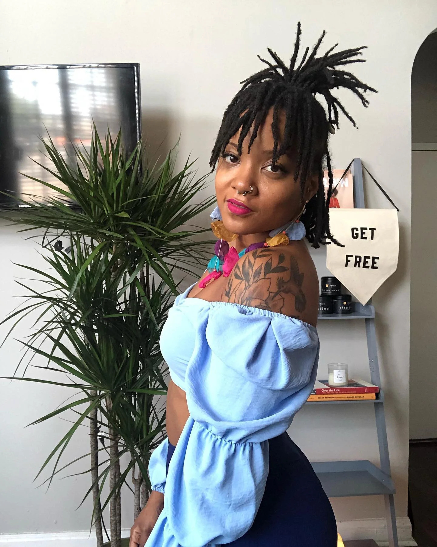 Cause y&rsquo;all didn&rsquo;t get to see the drip or cute back drop for the live event today- due to technical difficulties.

We pivoted and did it podcast style. Thank you @ben.nbcu and @nbcuniversal for inviting me to be apart of your Black 2 Busi