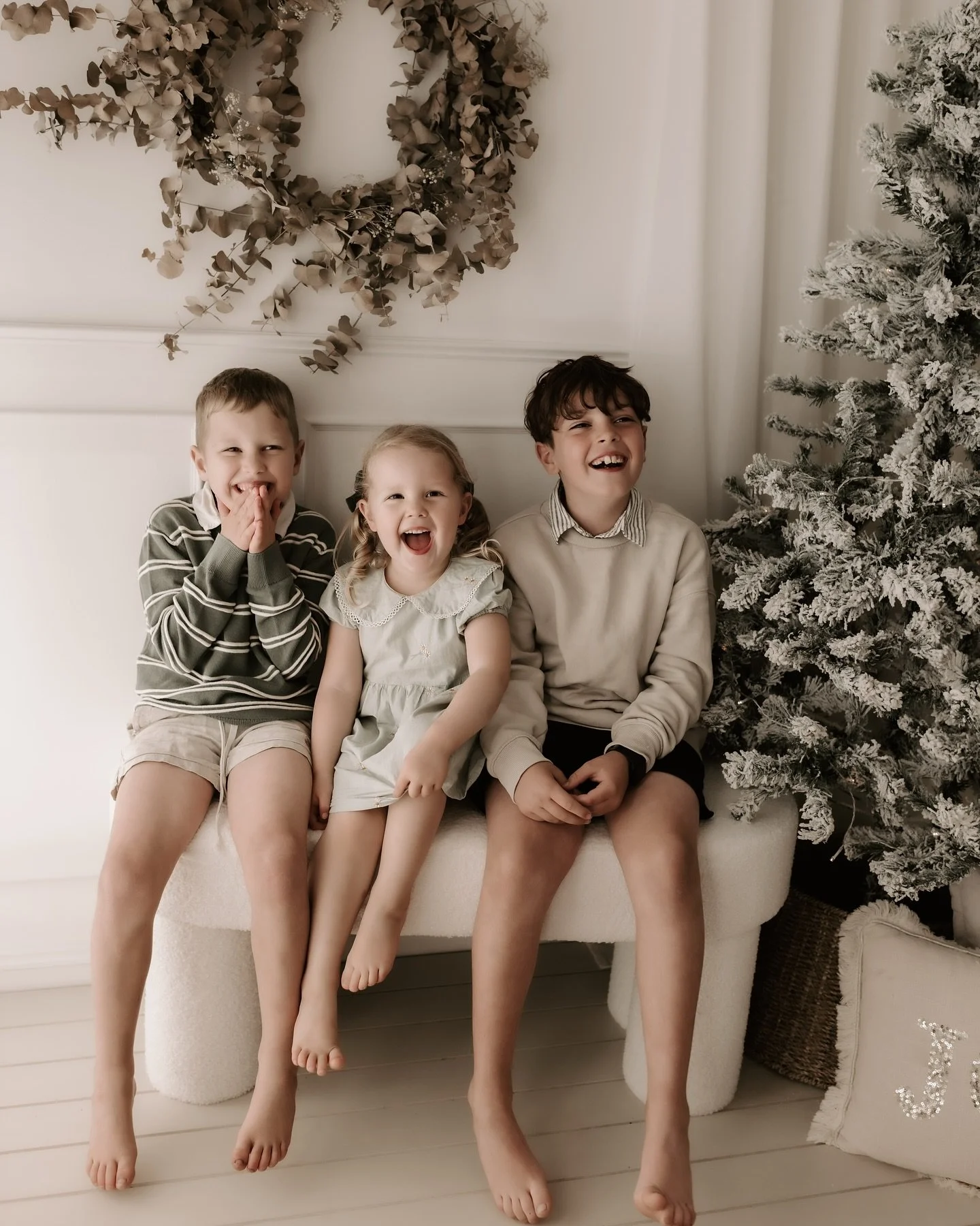 2025 CHRISTMAS MINIS ARE LIVE 🌲
Our VIP list snagged a majority of the spots so I have opened up an extra day!! Head to the link in my stories to book 🤍