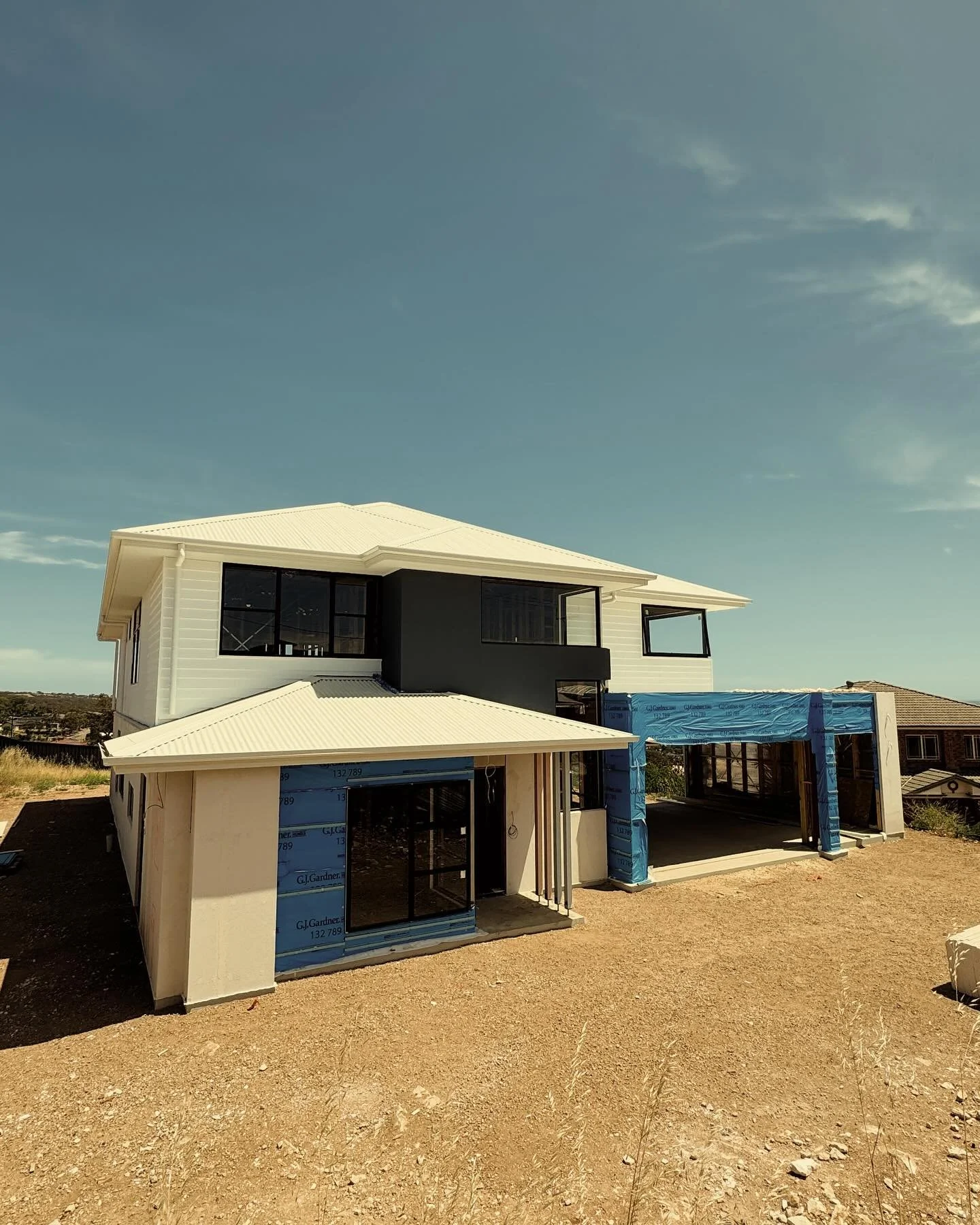 We&rsquo;re all done now at Coomurra Drive, Salisbury Heights. This 2 storey frame was awesome for us to work on, with panoramic views all the way to the city and port 👀🔨🪚