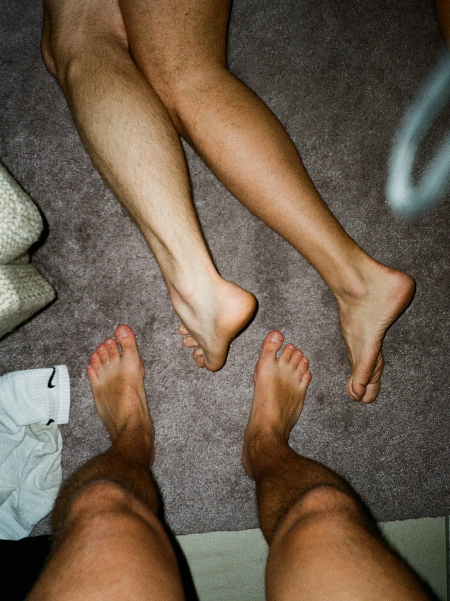 Observing the battlefield in the living room - silent traces of an evening that spoke louder than words.

#hibernation #godsandboys #homealone #boysboysboys