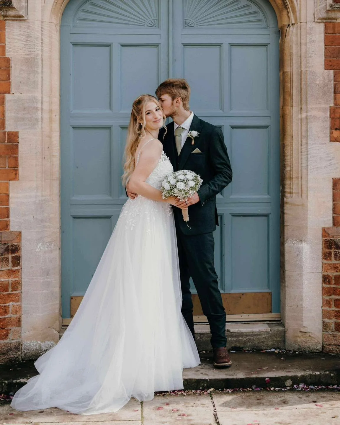 How gorgeous 🤍✨
Our bride Laycie looks absolutely perfect in her Jessie dress. Your photos are just stunning, congratulations to you both! We are so glad you had the best day 🫶
Such beautiful photography by @littleposyphotography 
#ideasforbride