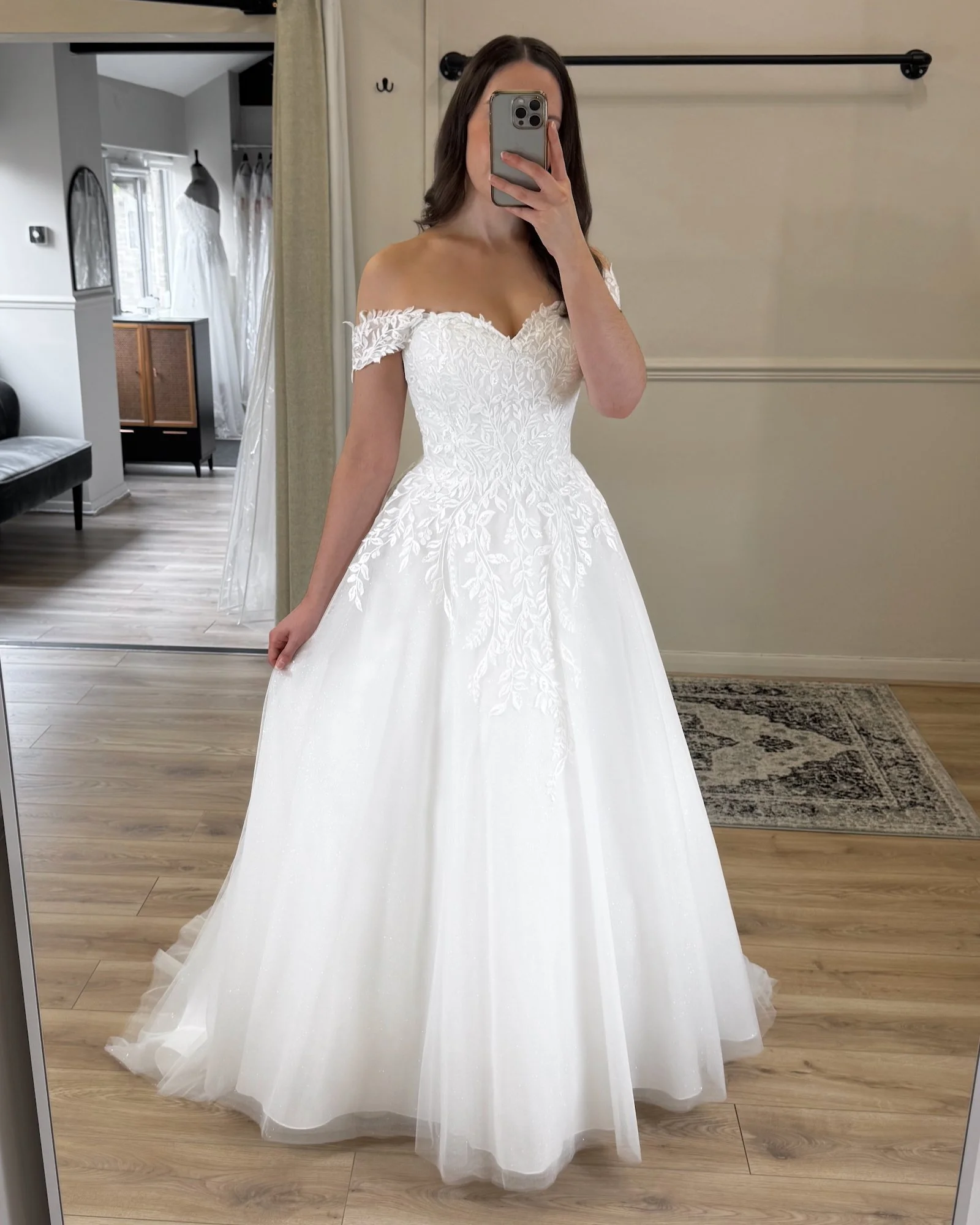 Every bride deserves a dress that feels like magic ✨ Meet Imara – dreamy A-line tulle, delicate leafy lace, and a sweetheart neckline that will make your heart skip a beat 💖 Styled with optional extra off-the-shoulder straps add that perfect r