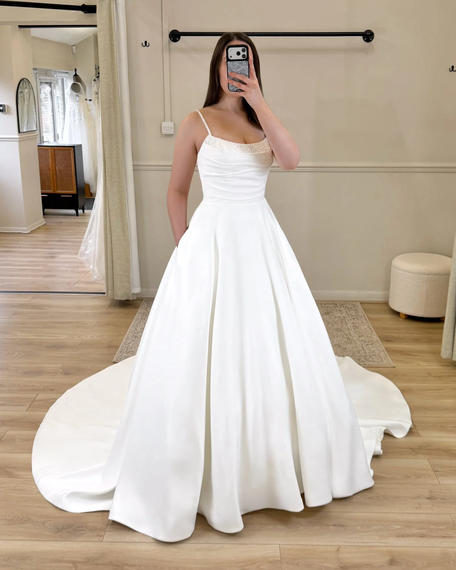 New arrival ✨Claudia ✨ Luxe velvet-feel satin, ruching, pearls &amp; buttons down the statement train. Did we mention it has pockets! 😍

#NorthLincolnshireBrides #LincolnshireBride #GrimsbyBrides #ScunthorpeBride #PearlDetails #ALineWeddingDress #Br