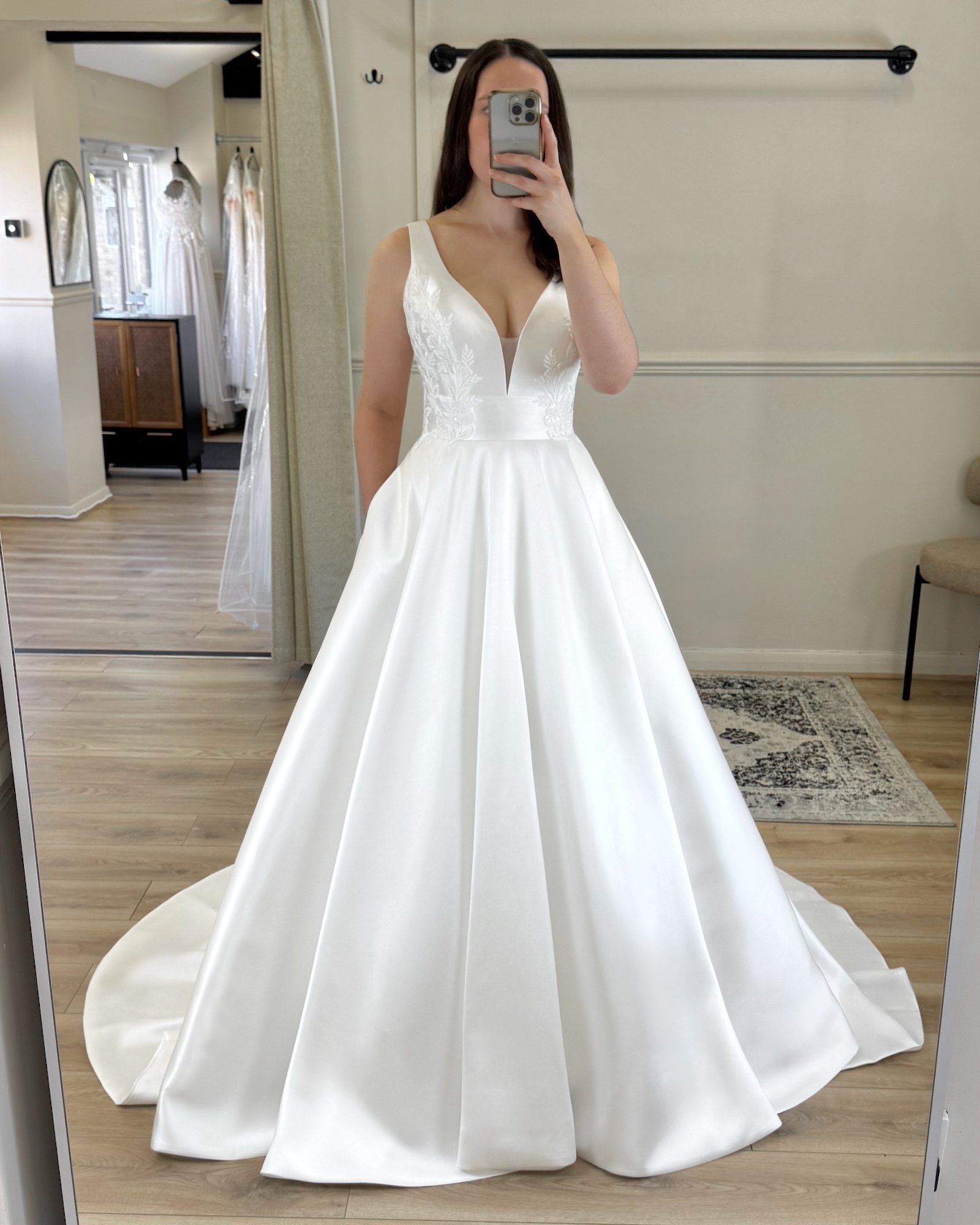 Harriet 🤍 Structured mikado satin, A-line silhouette, waist band &amp; delicate lace on the bodice sides ✨ Plunge V-neckline for effortless elegance 💕 

#NorthLincolnshireBrides #LincolnshireBride #GrimsbyBrides #ScunthorpeBride #MikadoSatinBride #