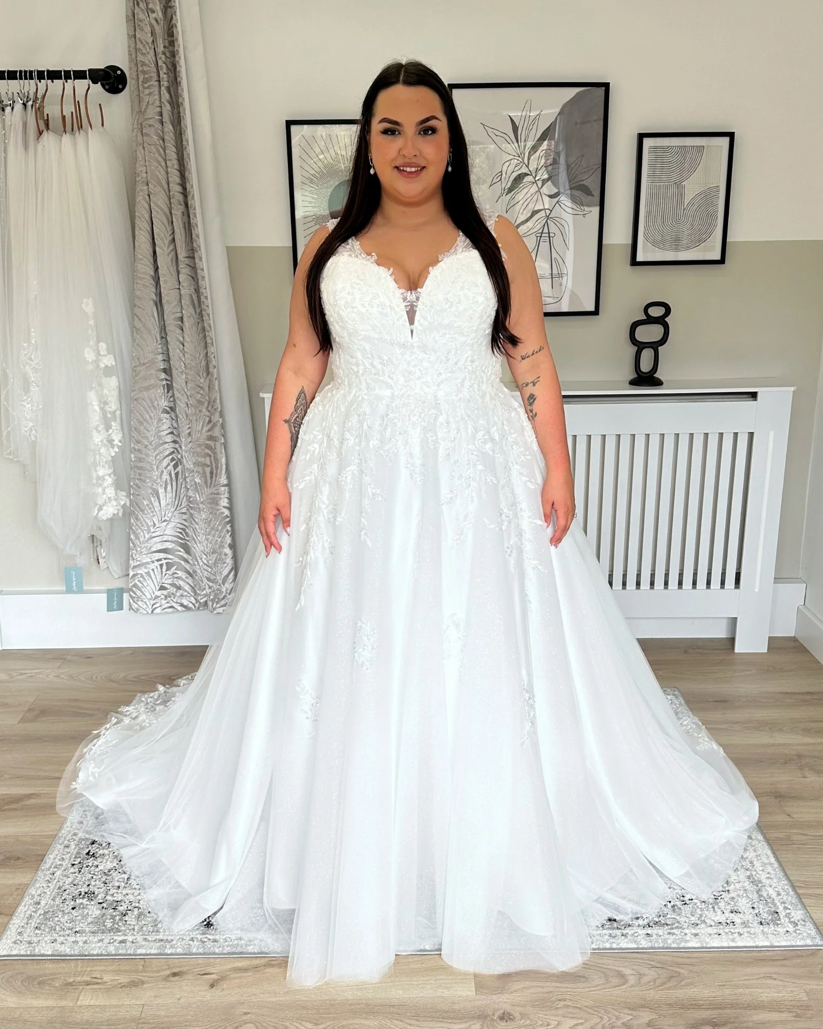 Addison ✨ Sparkly tulle A-line with leafy glitter details &amp; delicate straps 🤍 Twirl into your dream day 💕 

#NorthLincolnshireBrides #LincolnshireBride #GrimsbyBrides #ScunthorpeBride #TulleWeddingDress #SparkleWeddingDress  #alineweddingdress 