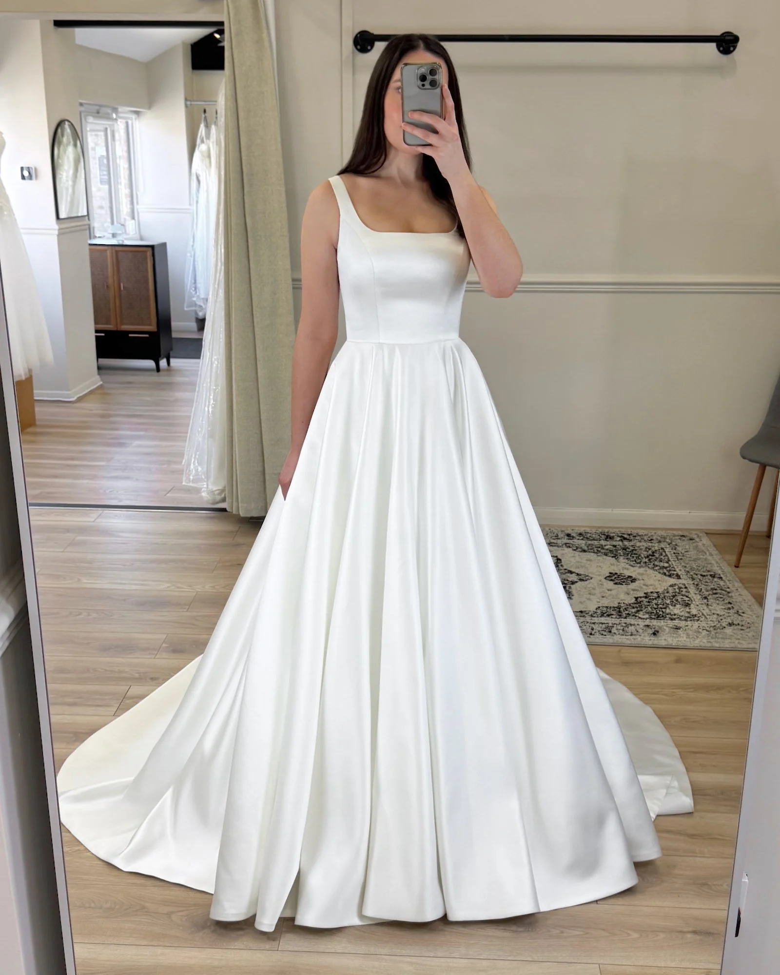 Kennedy 🤍 Simple satin A-line with a chic square neckline ✨ Made for modern, timeless brides

Head to our website to view our latest dresses - link in bio!

#NorthLincolnshireBrides #LincolnshireBride #ALineBride #SatinWeddingDress #SquareNeckBride 