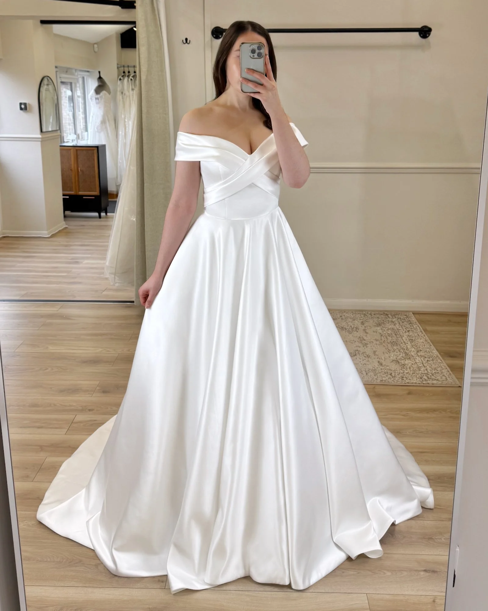 Classic, but make it modern ✨ Elle 🤍 Ruched satin with a romantic bardot neckline

Book your bridal appointment on our website - link in bio.

#NorthLincolnshireBrides #LincolnshireBride #SatinBride #OffTheShoulderWeddingDress #MinimalWeddingDress #