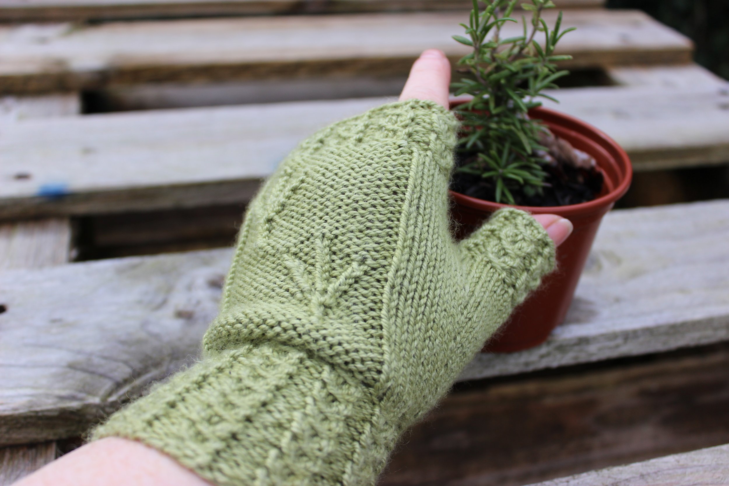 Greenfinch Mitts