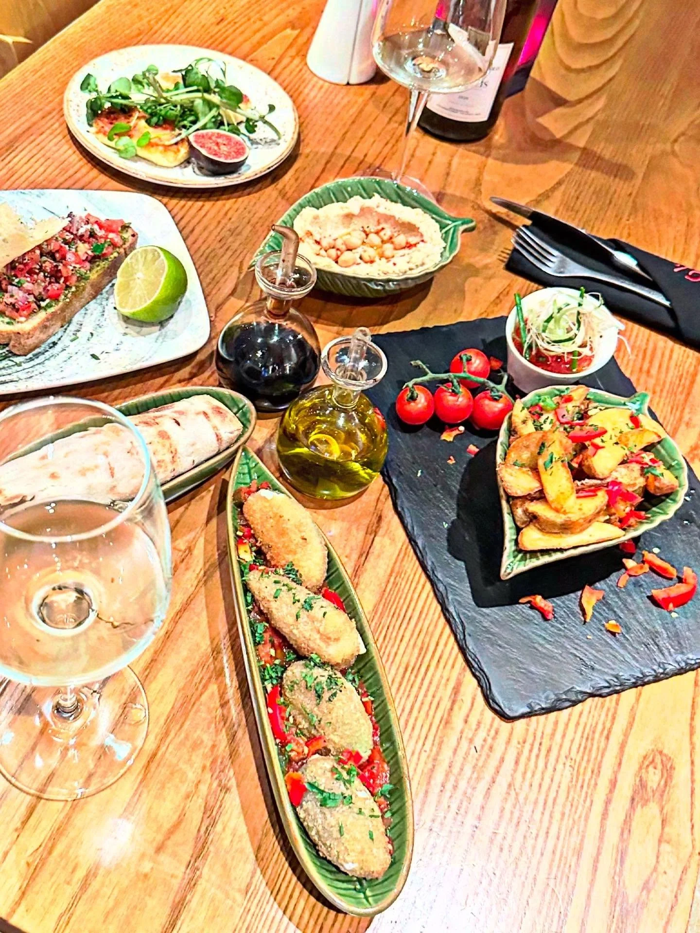 Snack &amp; share!  Open now! Or pop by later - open all day!
Don&rsquo;t forget to book your Xmas or Xmas day party&hellip;. We will be here&hellip;.!