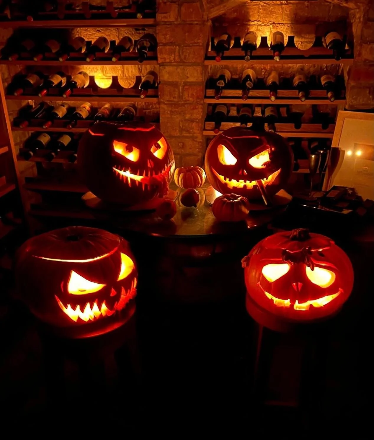 Trick or treat? Definitely treat! Come grab a bite at The Stuffed Olive this Halloween season! Our kitchen is preparing something wickedly delicious! 🎃👻 open everyday from 12pm ⏱️🧙‍♀️
#northampton #trickortreat #dineout #halloween #spookyseas