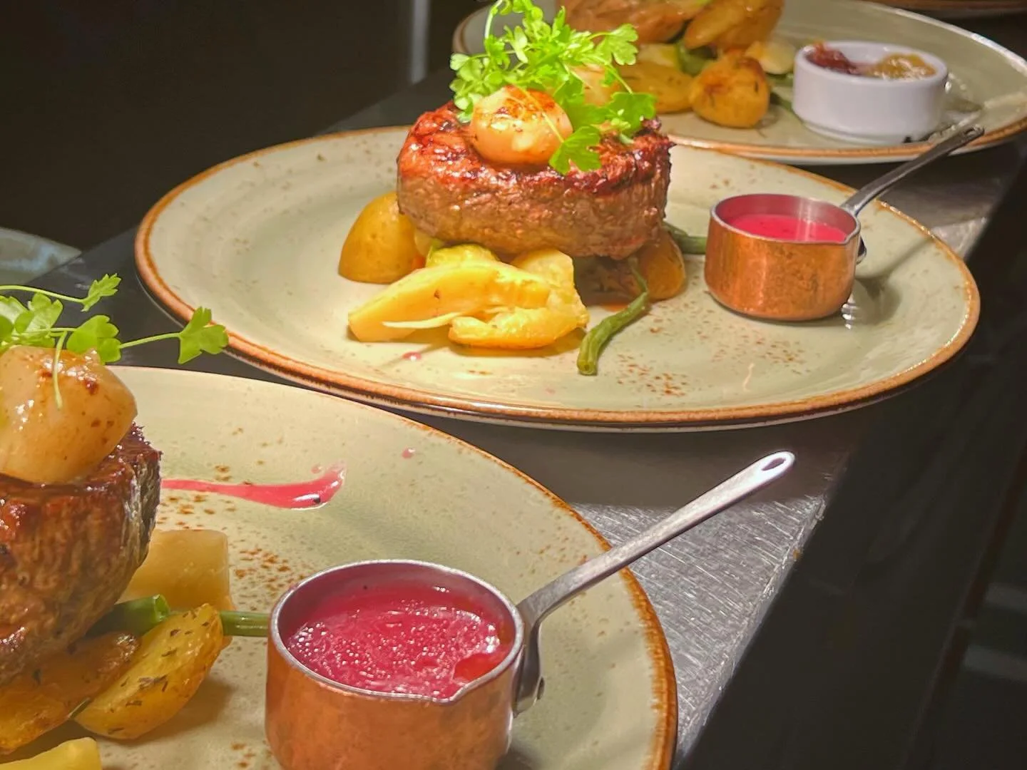 The plates are lined up waiting for the weekend&hellip; pop by or book online - live sax 🎷 from @rolycoxsax Saturday&hellip; hope to see you soon..🥂🍽️🙃