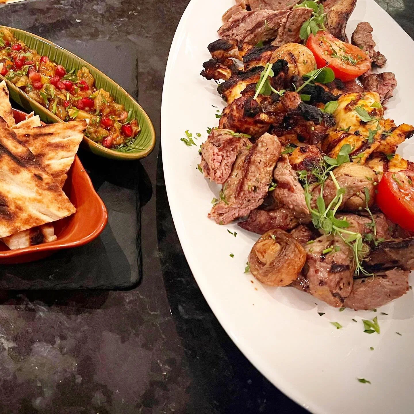 Share time&hellip; Family time! Join us with your family &amp; friends this weekend&hellip; Open all day every day from 12&hellip; Poet someone special with us&hellip; 01604 631631 - or www.thestuffedolive.co.uk &amp; follow the booking link&hellip; 