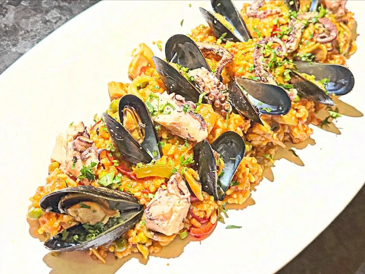 Bright chilly days&hellip; dream of warm bight days&hellip; a freshly cooked fish dish&hellip; share plates&hellip; pop by or book online - open all day every day from 12&hellip; ☀️🍽️🥂