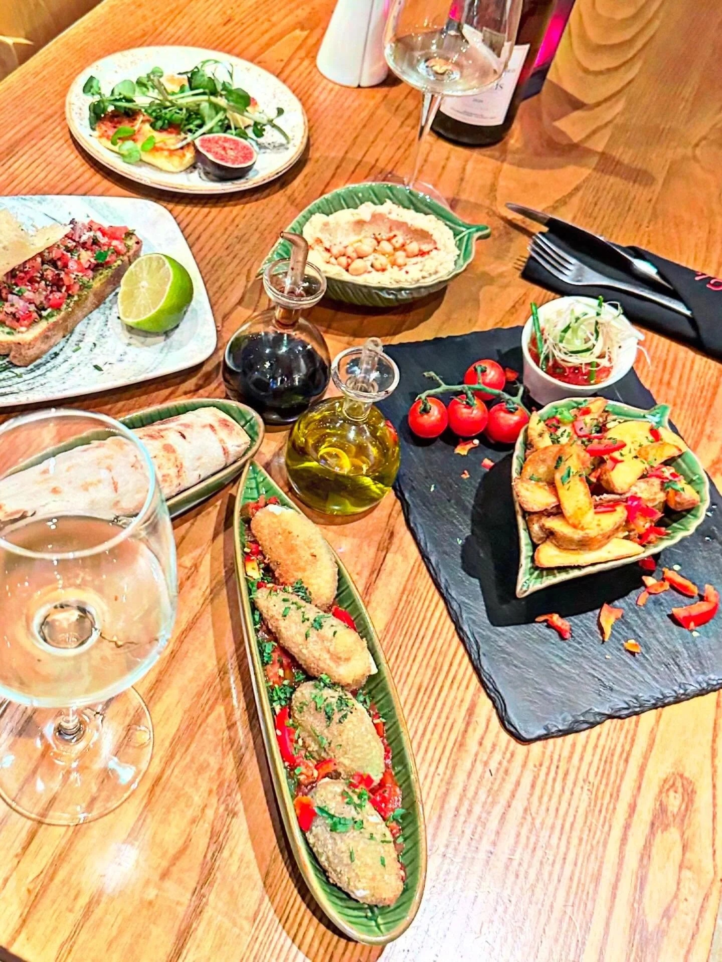 The first Bank Holiday of 2026&hellip; Relax &amp; let us take some cooking pressure - open all day every day from 12&hellip;. Pop by, call or book online&hellip; ☀️🍽️🥂