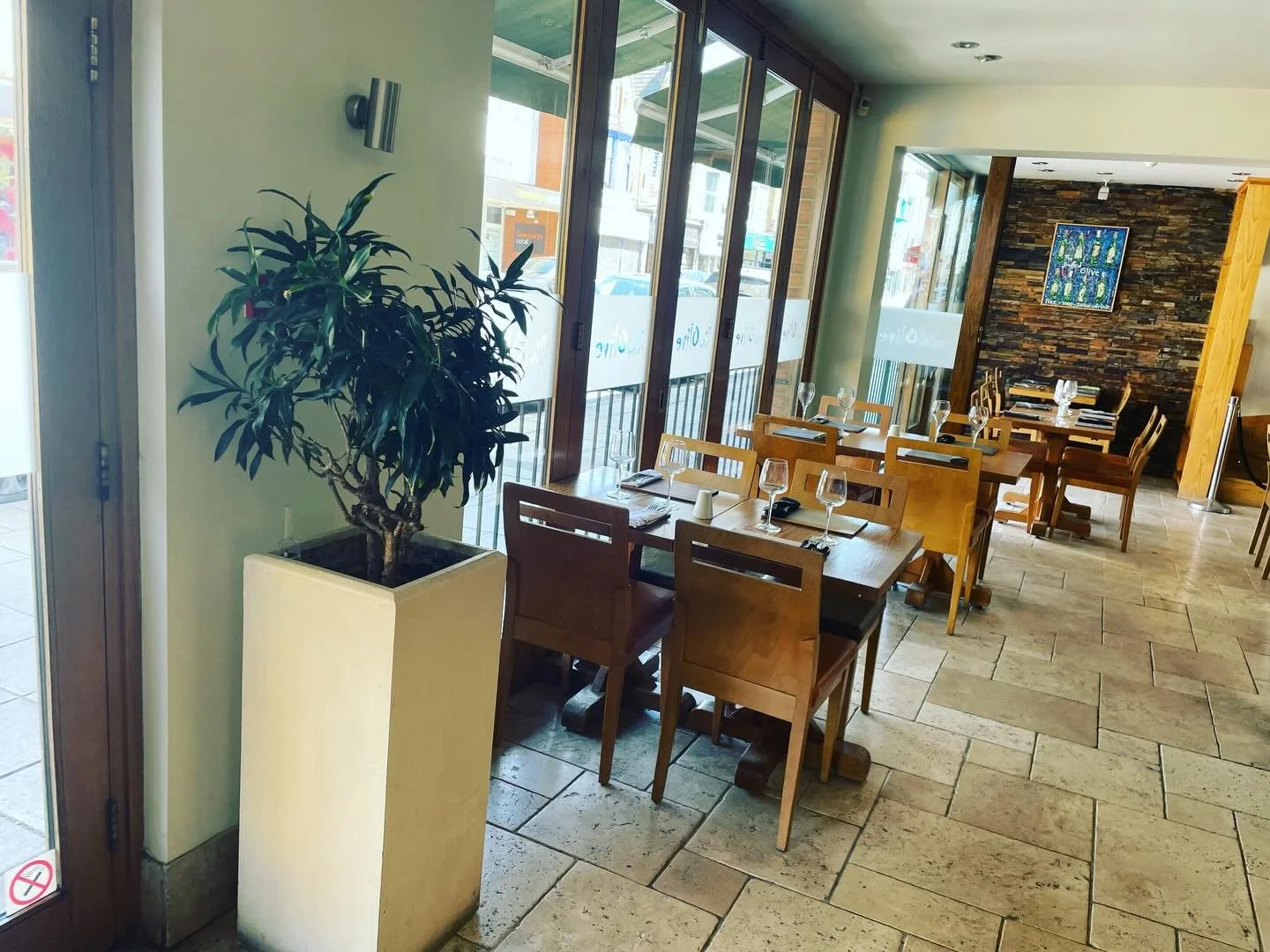 Planning date with family &amp; friends&hellip; impromptu outing&hellip; lunch&hellip; dinner&hellip; private dining room&hellip; we have it all! Not to mention freshly cooked food to order&hellip;. Pop by or book online&hellip; open all day every da