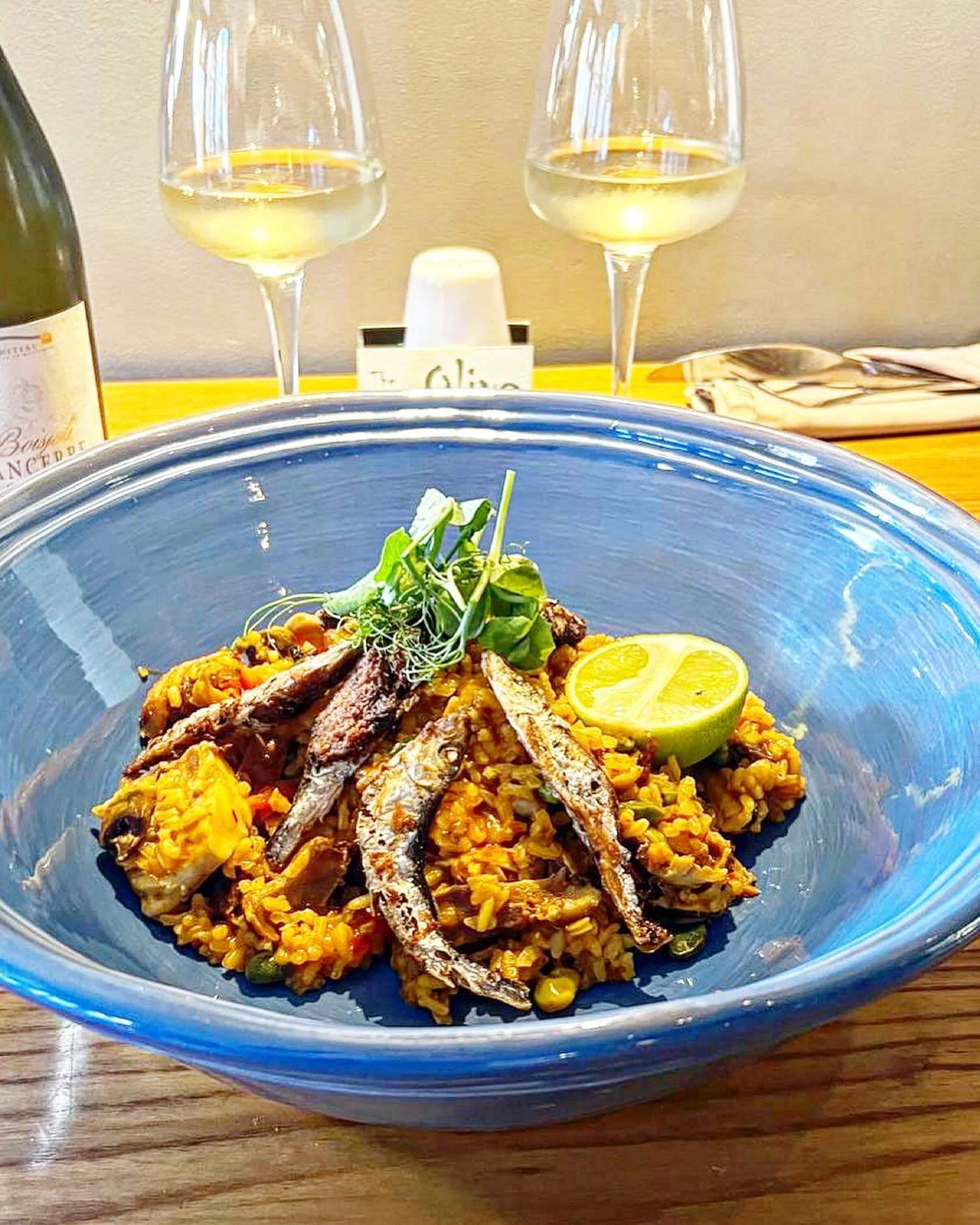 Saturday! Fresh food! Doors open! Pop in! We are open! Snack or feast! Share platter&hellip; your own platter! We have it all! 🍽️🥂