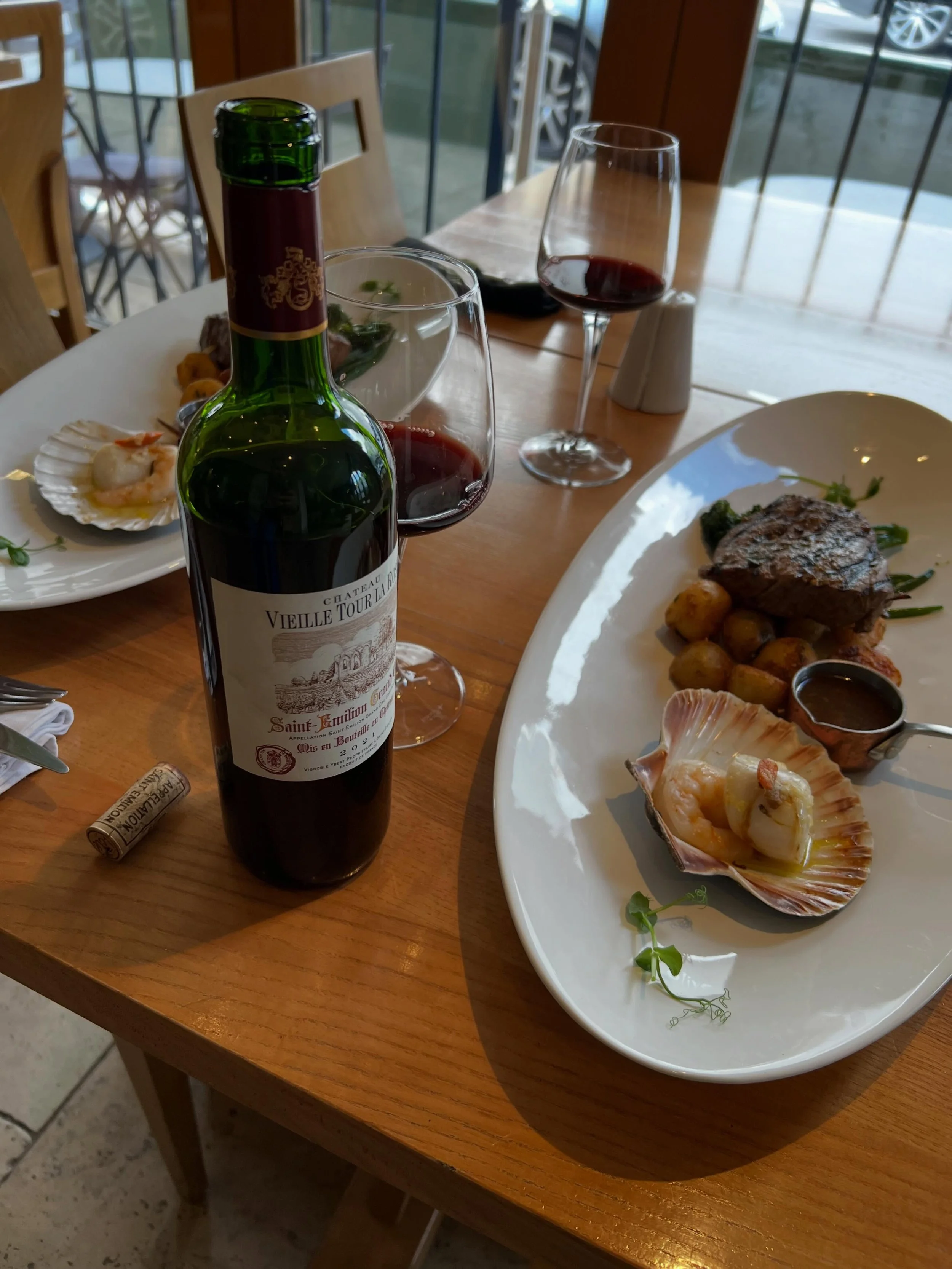 Cozy Sunday&hellip;. Let us do the work &amp; you relax - pop in or book online&hellip; open all day from 12.. 🍽️🍷