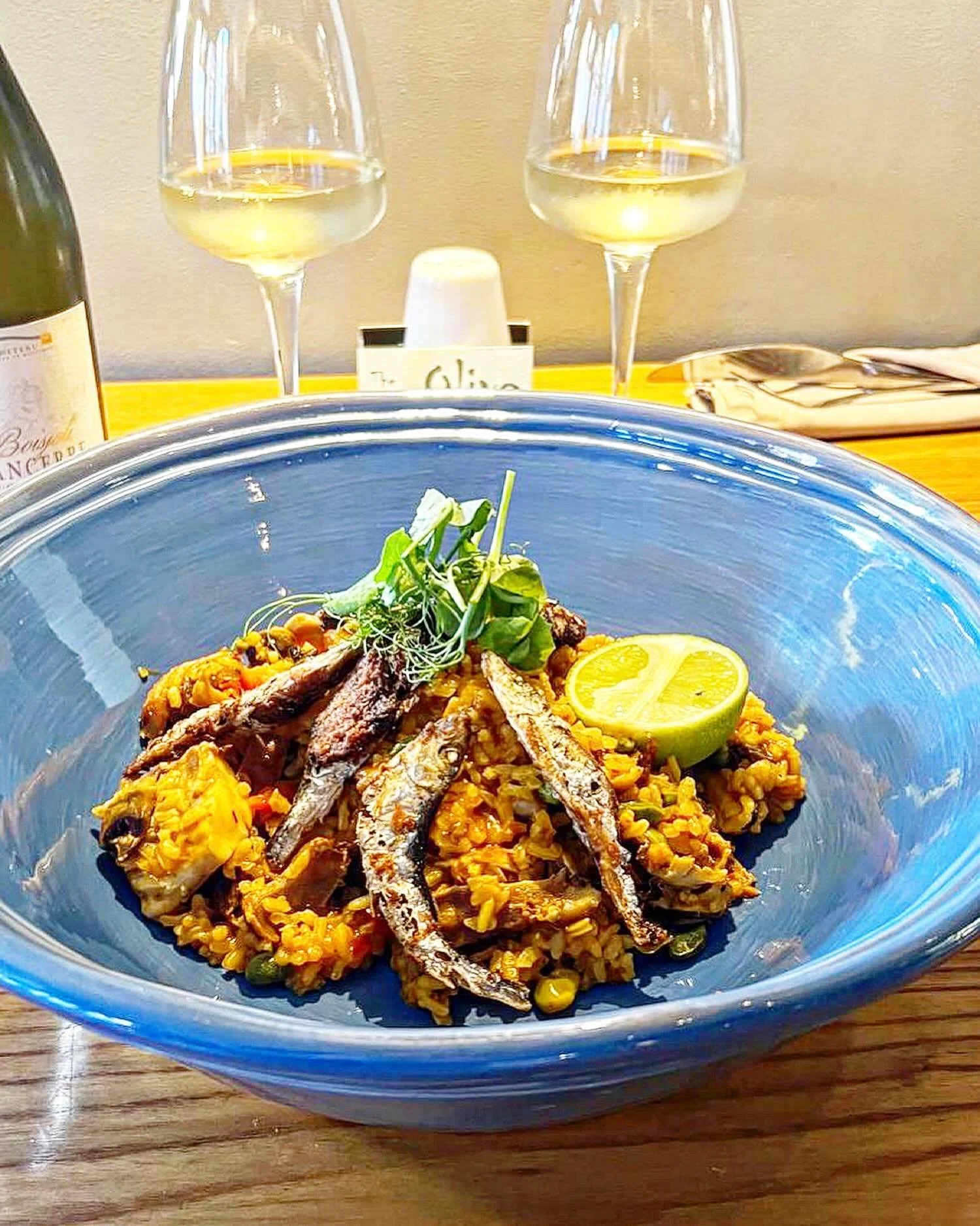 With the weather feeling more comfortable - pop out &amp; enjoy a share plate&hellip; fresh paella&hellip; meat platter&hellip; kebab platter&hellip; open all day&hellip; 🍽️ 🥘