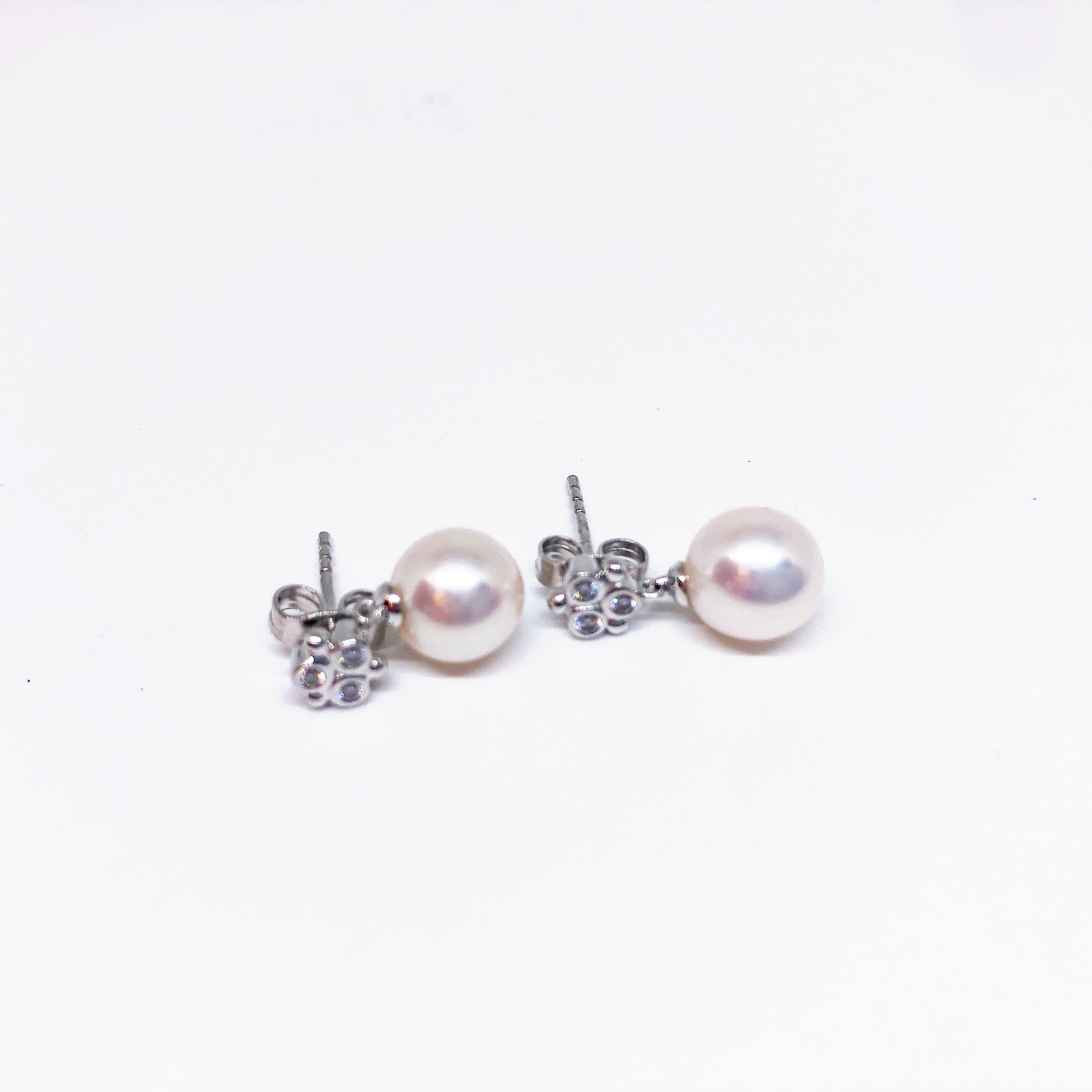 River+PEarl+Earrings+2.jpg