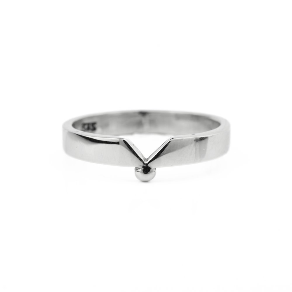 Silver-Claddagh-V.jpg