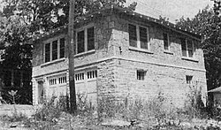 Barrow Joplin Hideout 1933.jpg