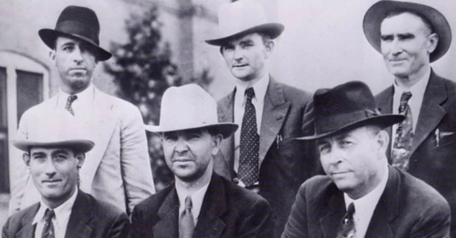 Bonnie and Clyde Death Photo.jpeg