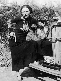 Bonnie Parker Cigar 1933.jpg