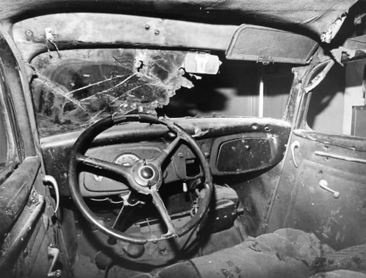 Bonnie and Clyde Dead in Car.png