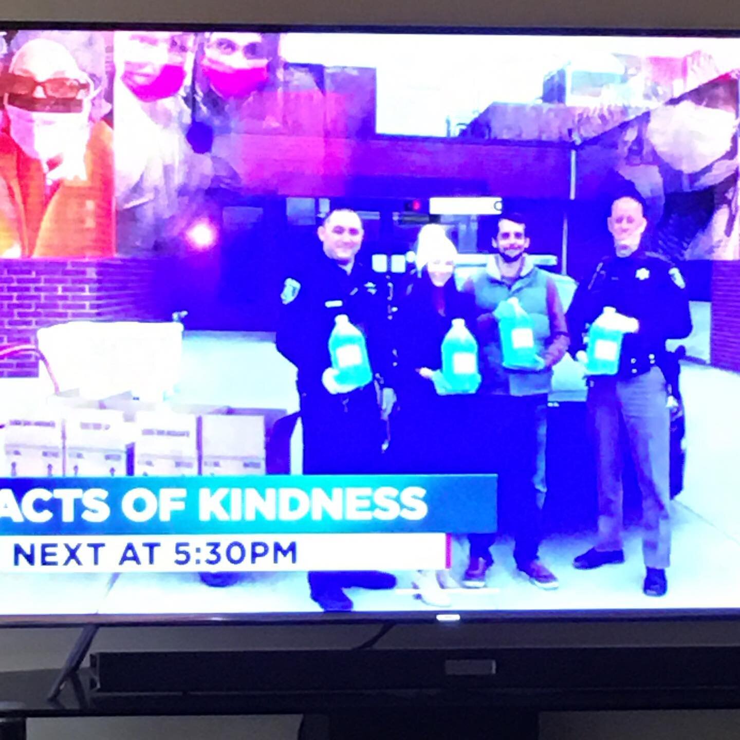 https://www.clickondetroit.com/community/2020/04/30/macomb-county-couple-spends-lockdown-making-hand-sanitizer-for-first-responders/ #helpingothers #helpinghumanity #covid19 #humanity