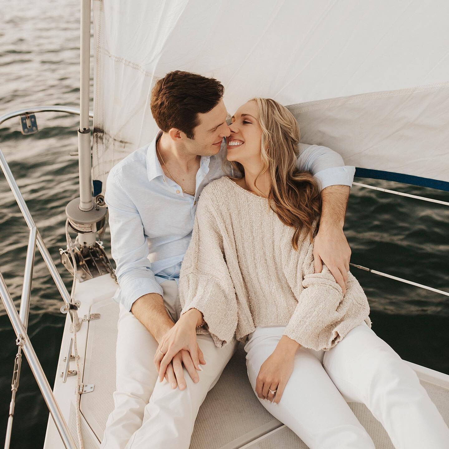 Jackson and Riley and Lake Travis at sunset was E V E R Y T H I N G and I will never be over it ✨ the BEST WAY to spend a Monday!! Seriously in awe that I get to experience these kind of epic evenings with such amazing couples. What a freaking D R E 