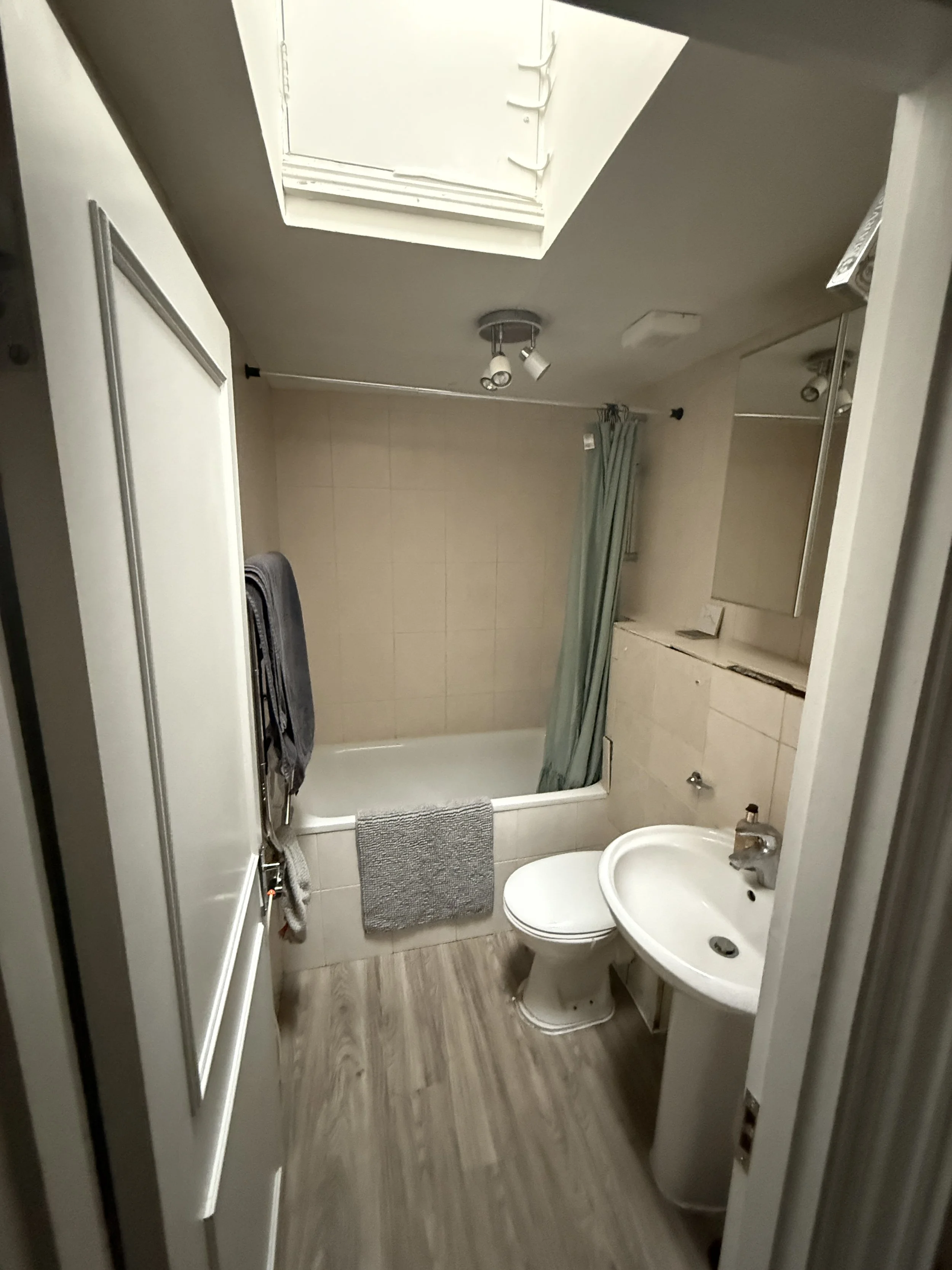 london-studio-bathroom-layout-before.jpg