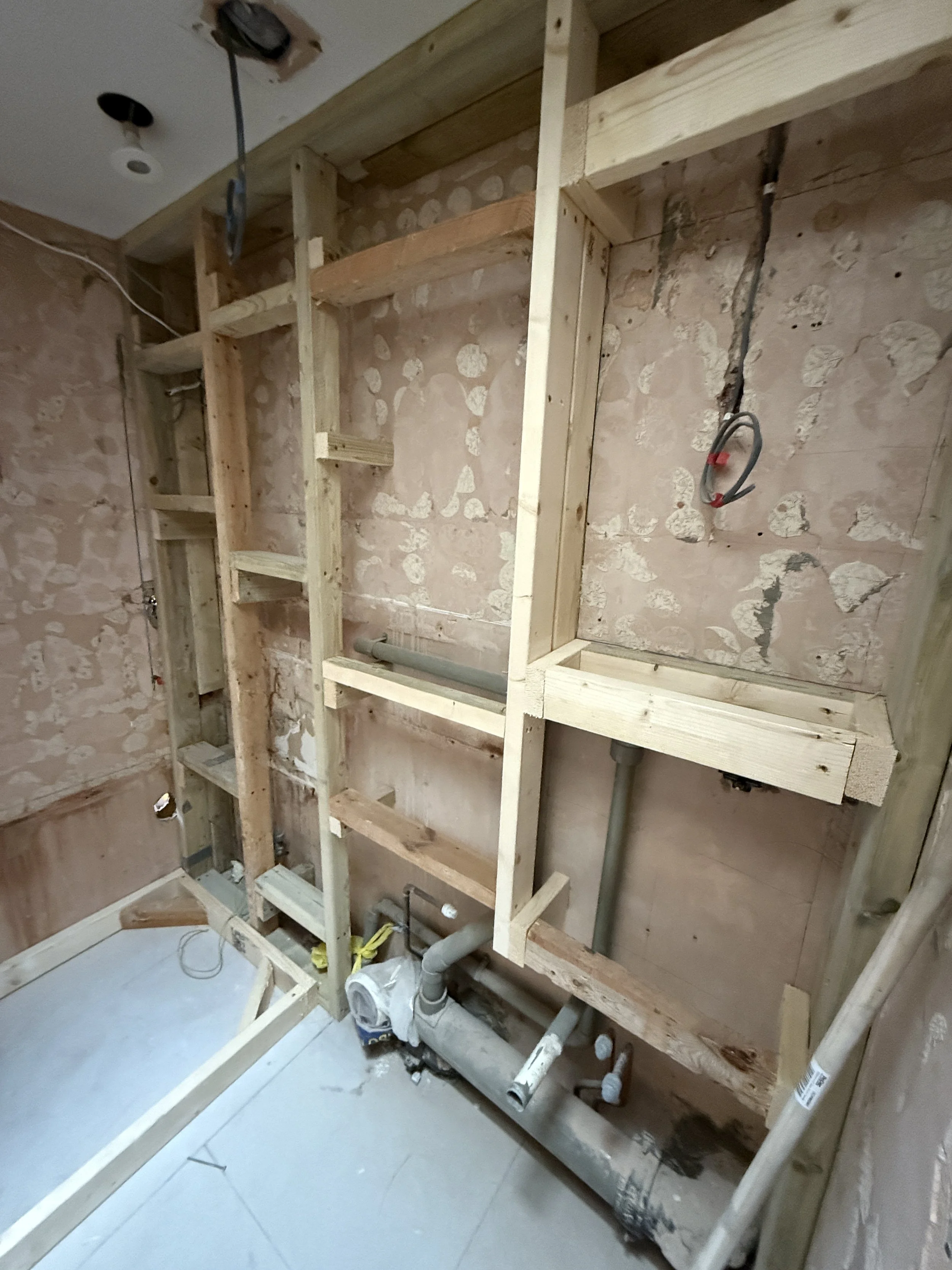 bathroom-studwork-new-wall-pipe-concealment.jpg