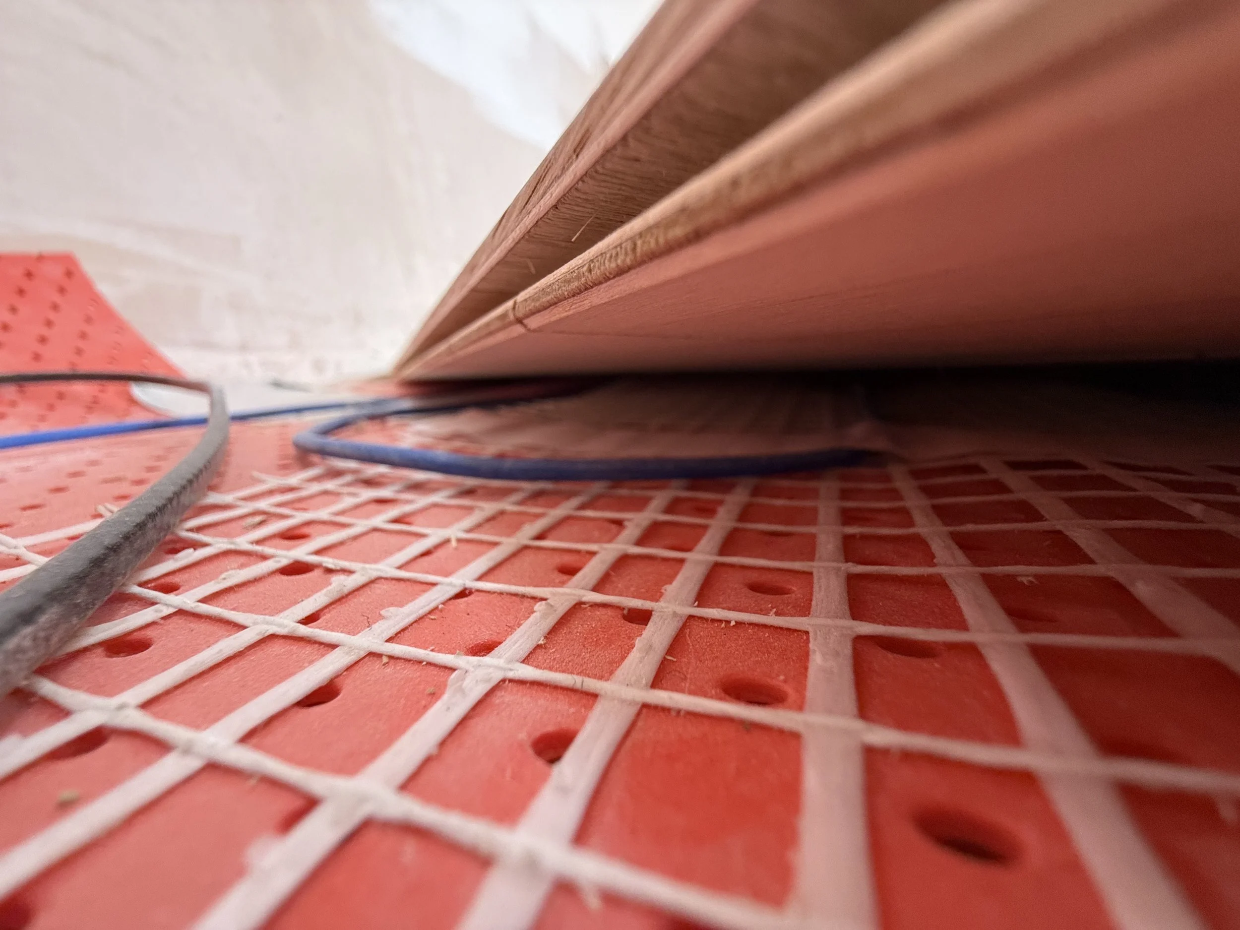 upclose on the flooring over te heating matt.jpeg