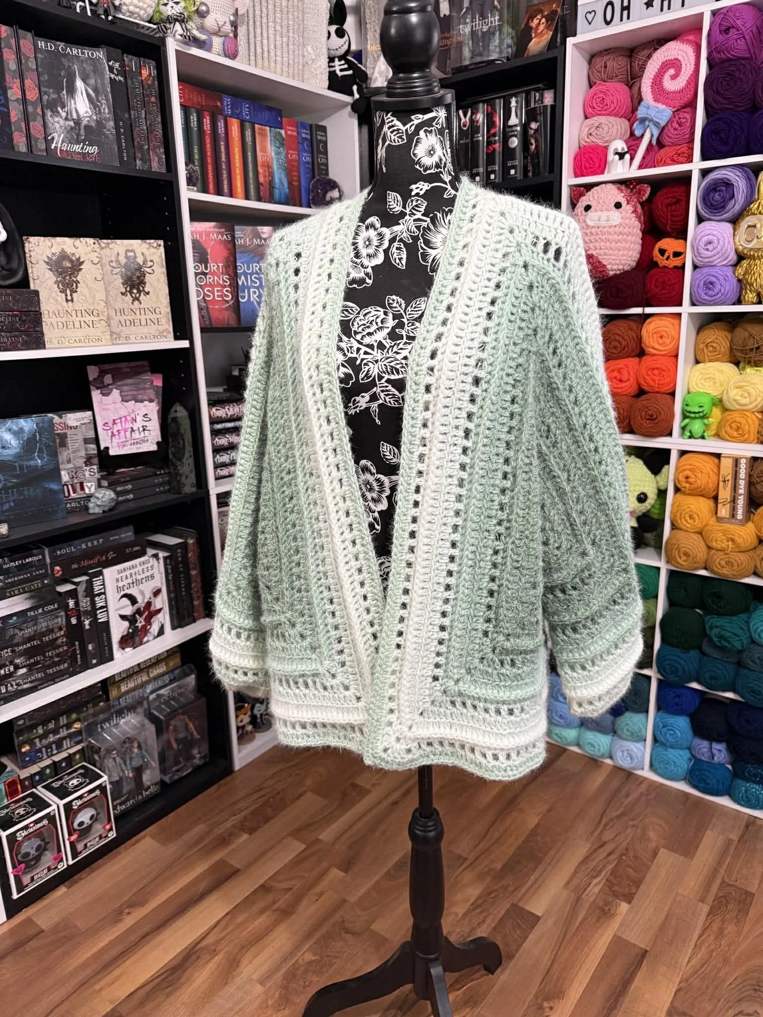 Soft & Cozy Cardigan - Green/ Light outside